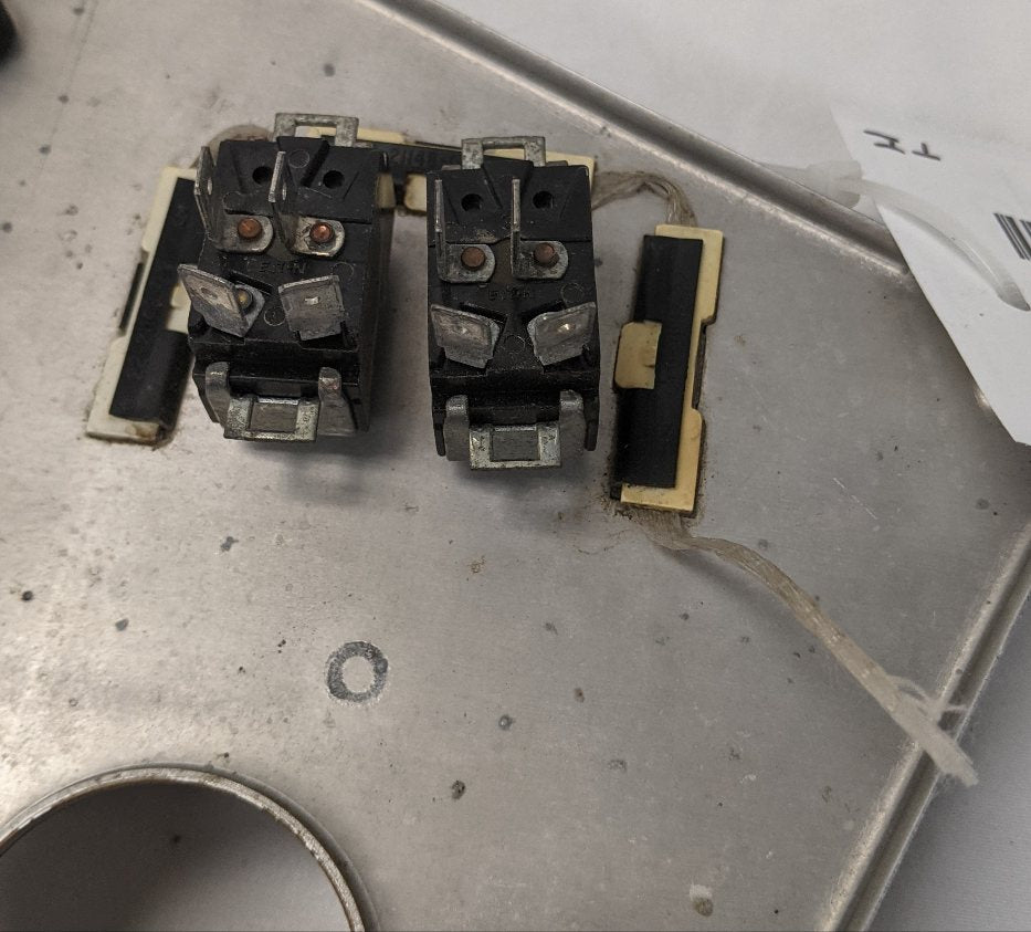 Freightliner FLD Classic LH Upper Dash Instrument Panel - 22-20985-015