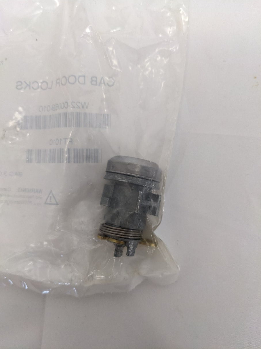 New Freightliner M2/P3 2 Key Lock Set P/N W22-00069-010 (10140682518844)