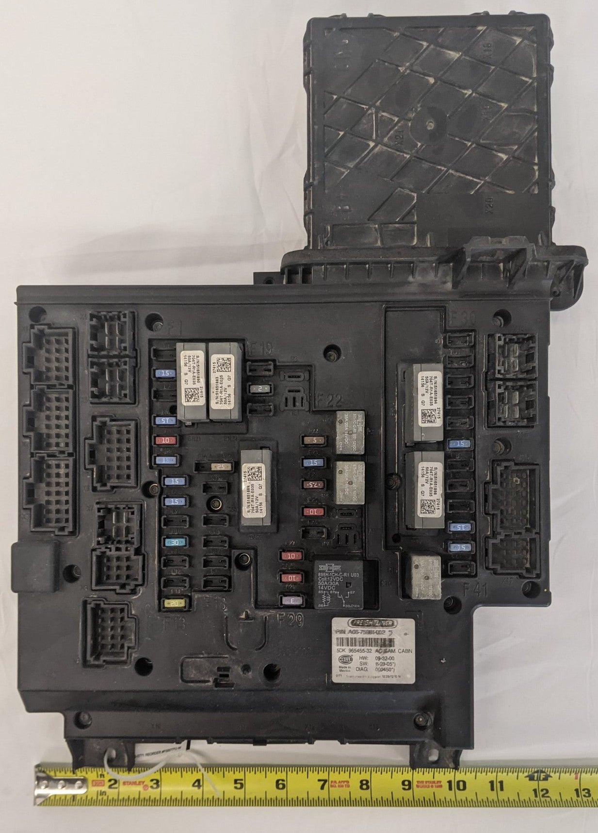 Used Hella Freightliner Cascadia Cabin Control Module - A06-75981-002