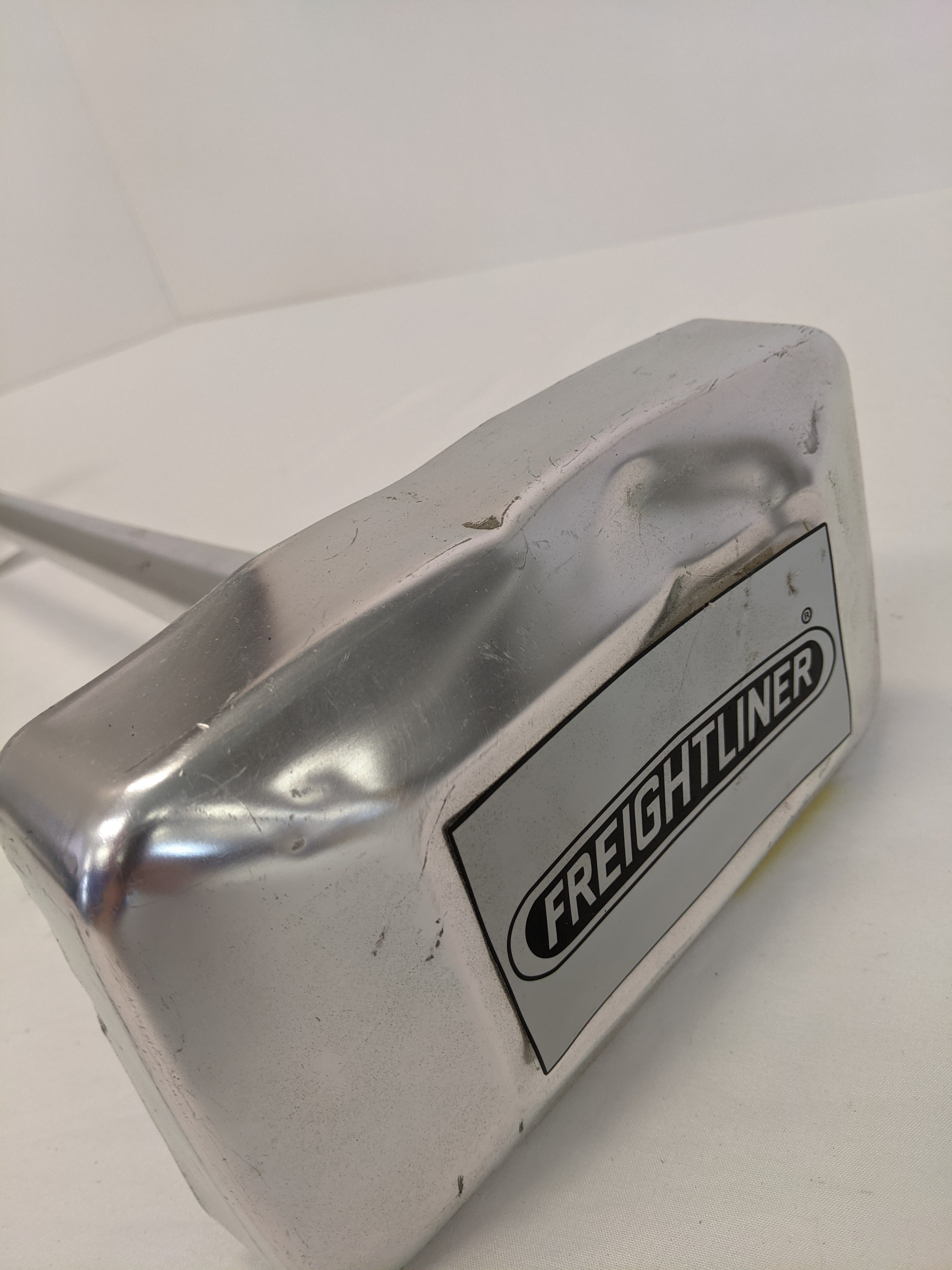 *Dented* Freightliner 26" Bright Rectangular Air Horn w/ Logo - P/N 22-58124-000 (10071075979580)