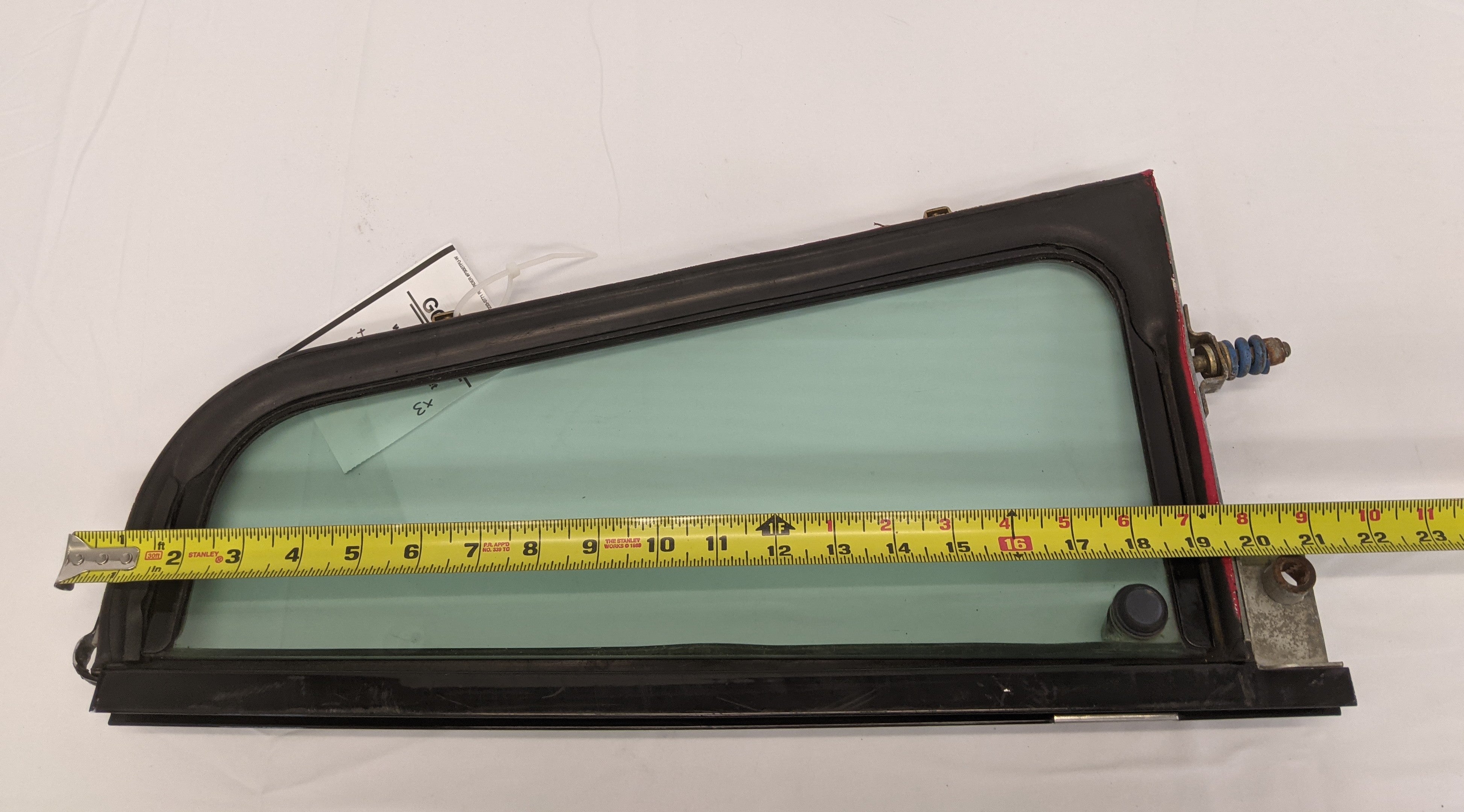 Used Freightliner FLD Classic RH Tinted Vent Window - P/N A18-17428-007 (10090898784572)