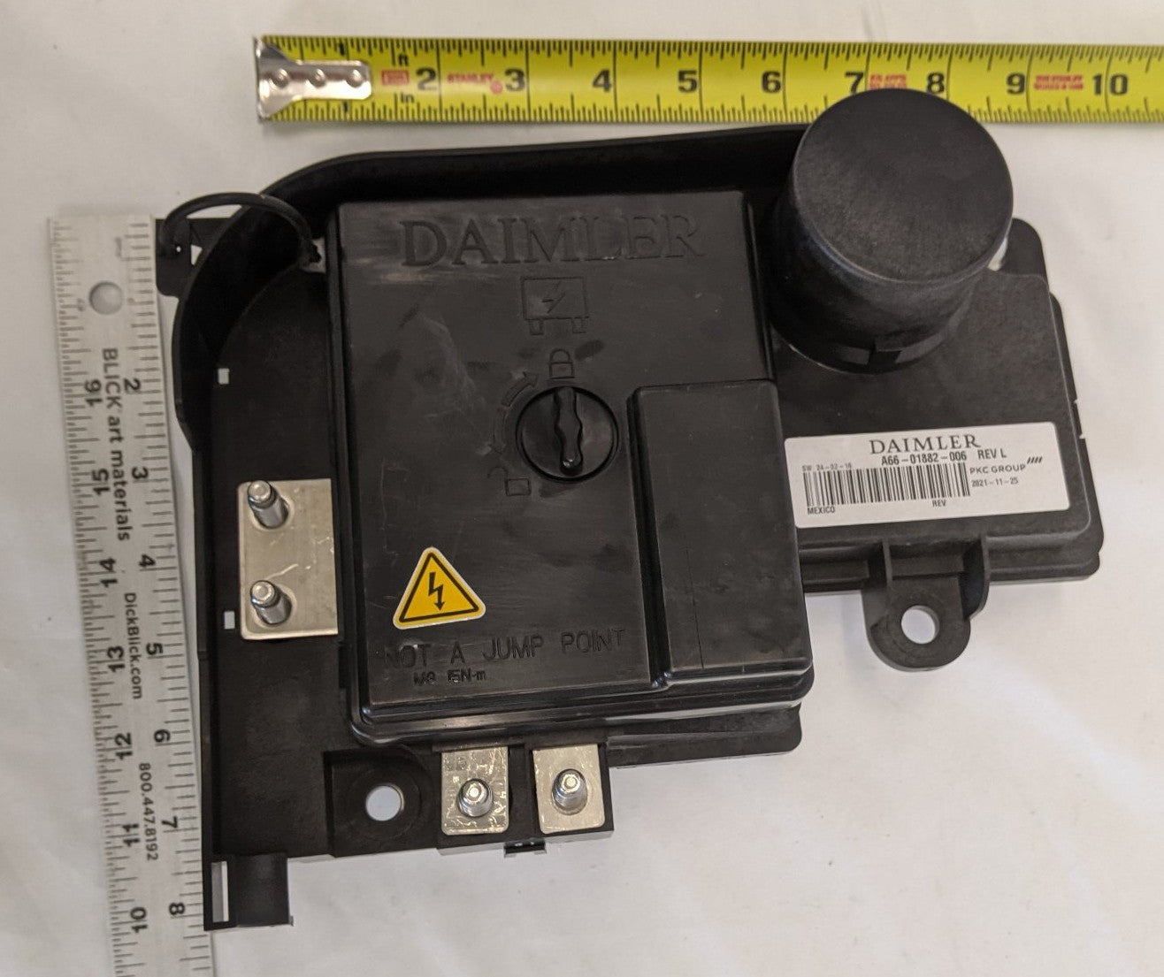 Daimler Battery Cable Access Circuit Breaker Module - P/N  A66-01882-006 (4987261419606)