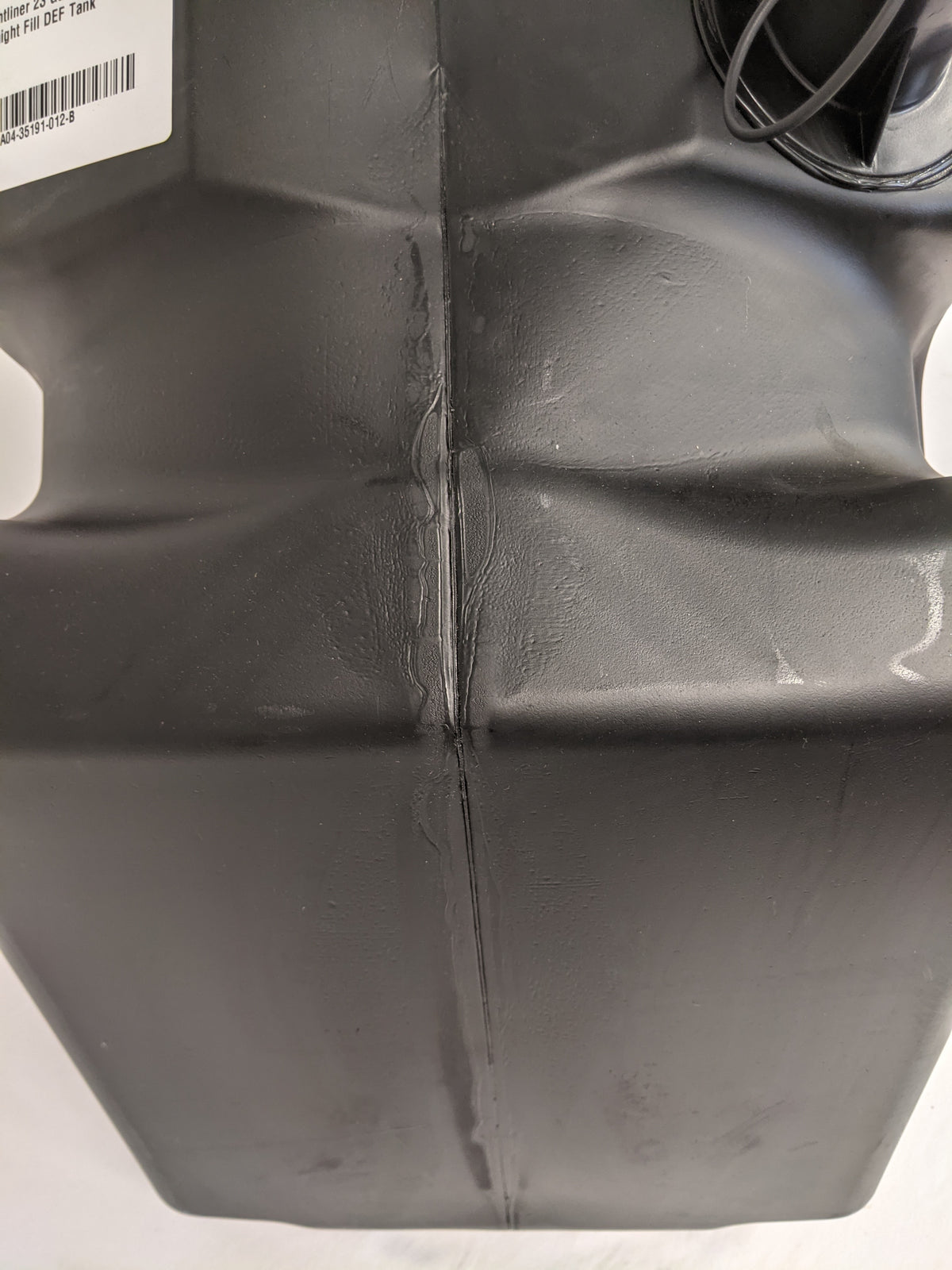Freightliner 23 Gallon DEF Tank A04-35191-012 & Cummins Header 04-31353-005