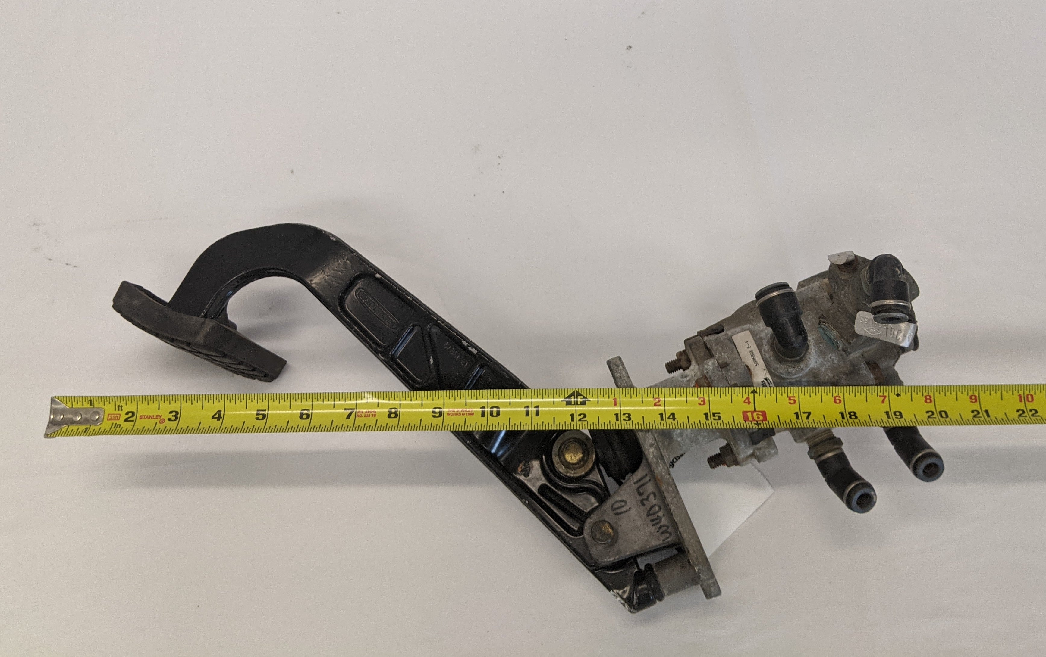 Used Bendix Foot Valve Brake Pedal Assembly - P/N A12-20563-001 (10114578874684)
