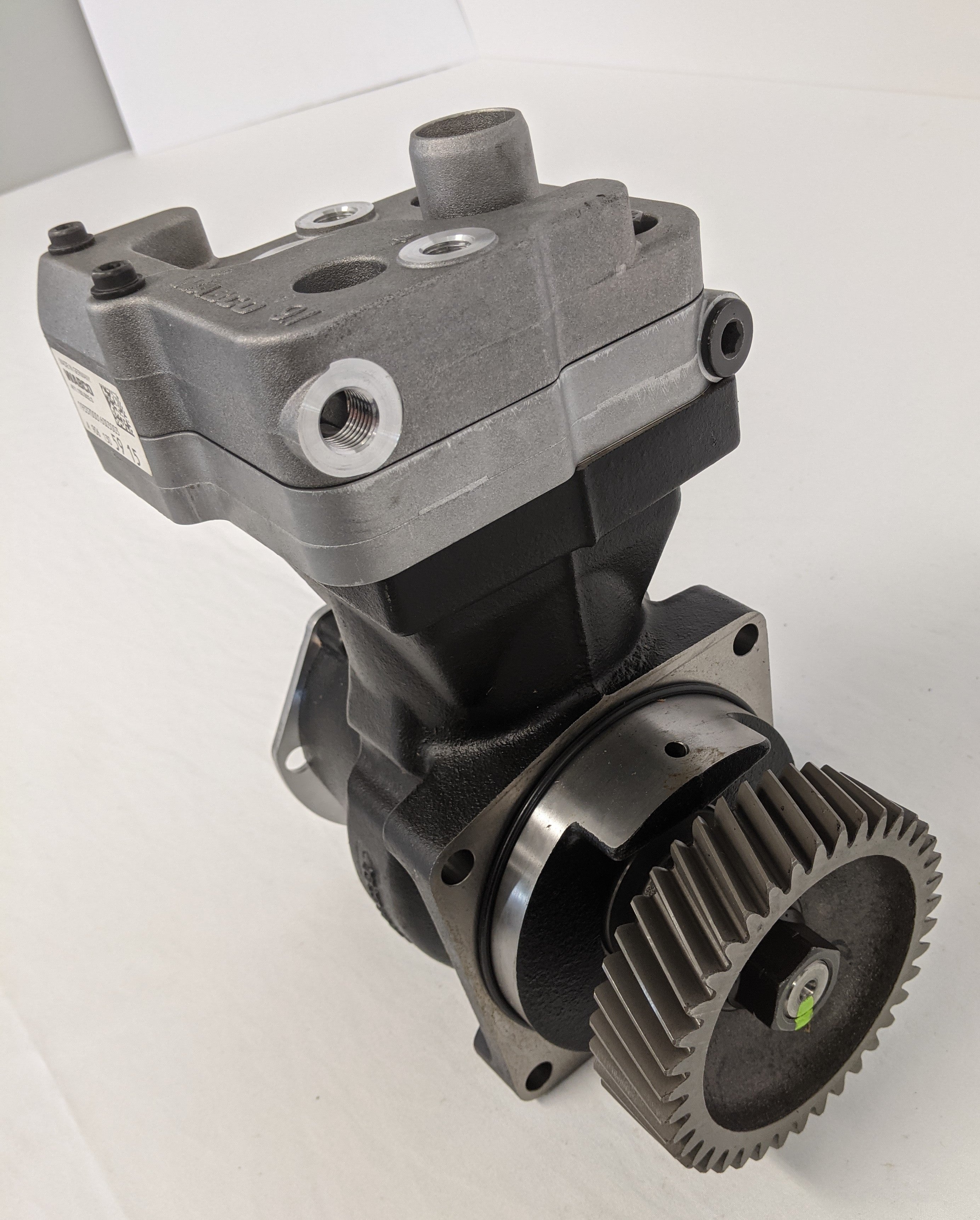 New Wabco 0M904 EURO 4/5 1 Cylinder Air Brakes Compressor - P/N DDEEA9061305915 (9945151537468)