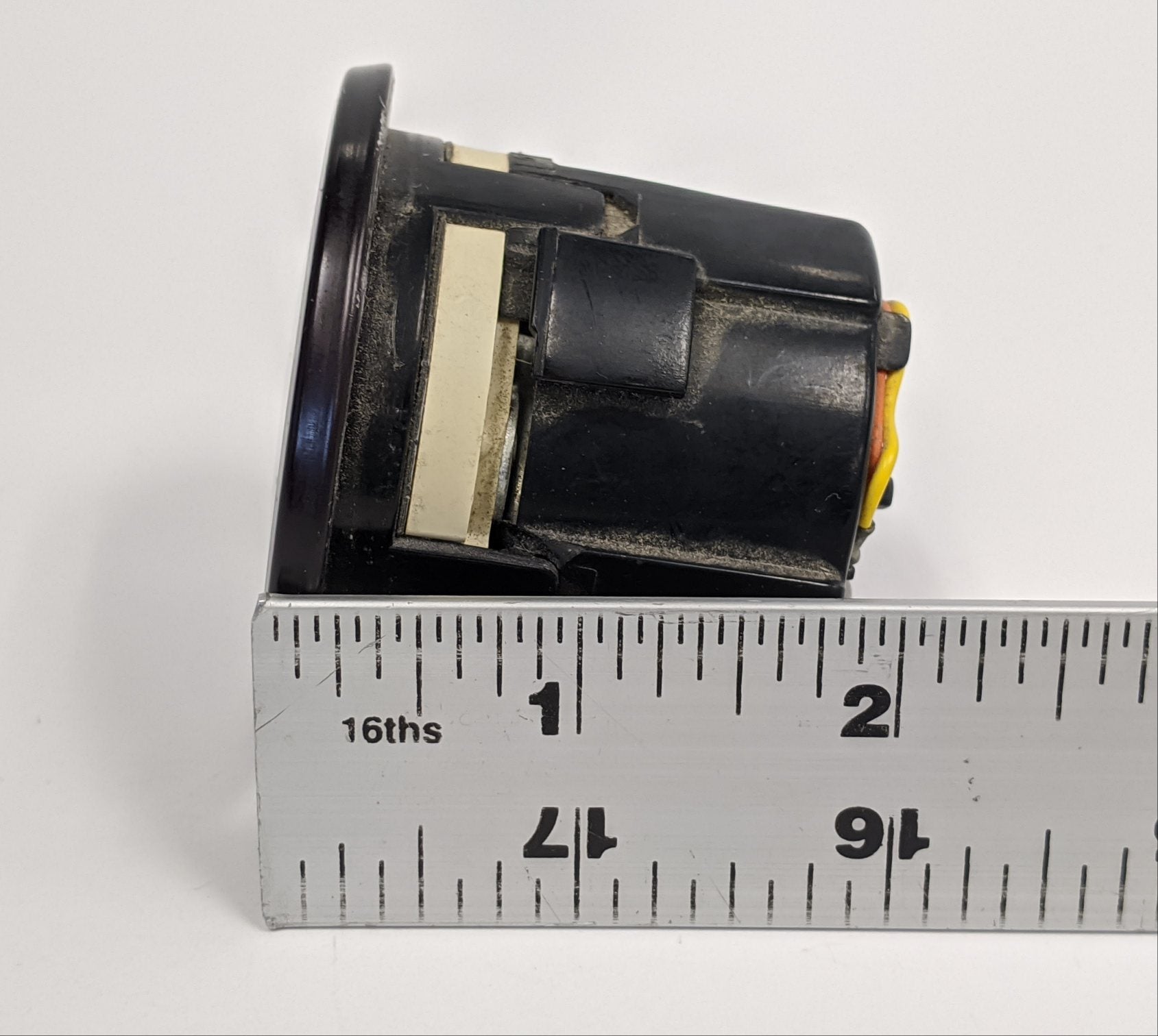 Used Freightliner Deg.°F Engine Oil Temperature Gauge - P/N 22-46517-000 (10093115834684)