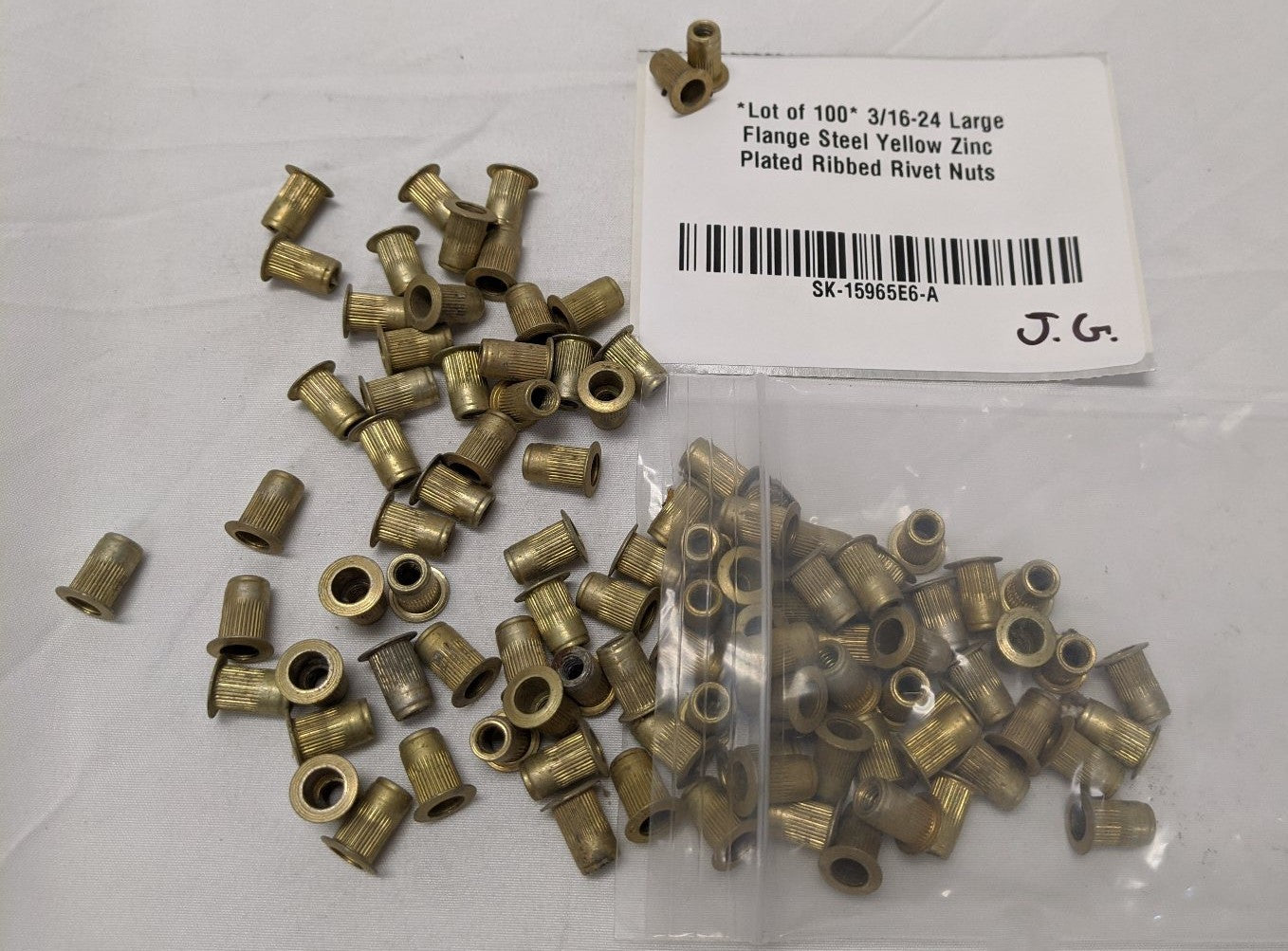 *Lot of 100* 3/16-24 Large Flange Steel Yellow Zinc Plated Ribbed Rivet Nuts