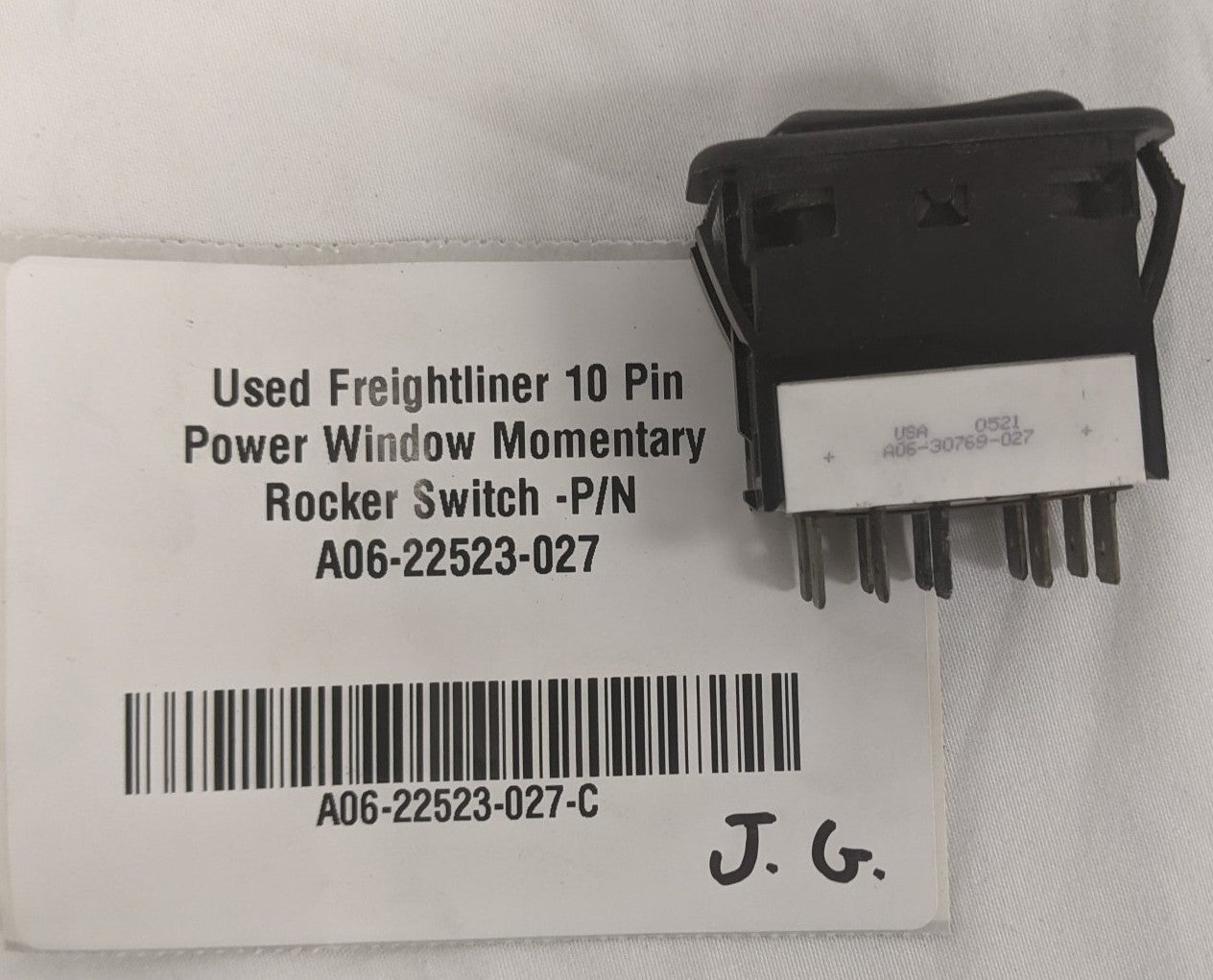 A06-22523-027 - Freightliner Power Window Momentary Switch