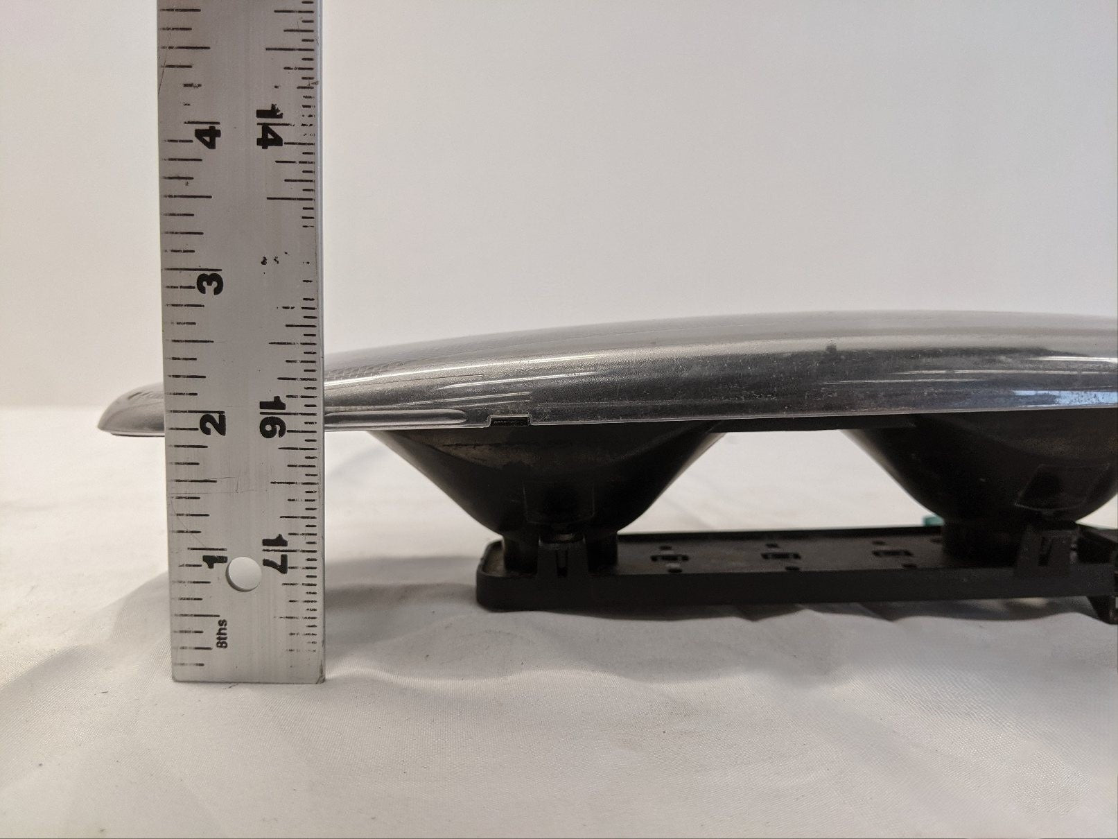 Used Freightliner Cascadia P3 Sleeper Area Interior 12 V Light -P/N 22-60999-000