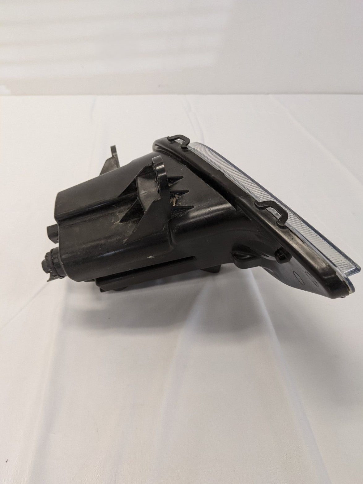 Damaged Freightliner Cascadia P4 RH LED Fog Light - P/N A66-03653-001