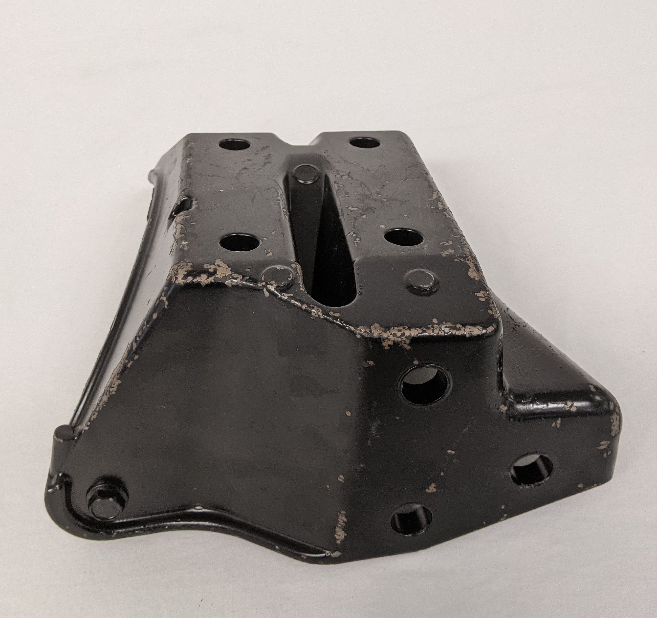 Used Freightliner Cascadia P3 Front RH Bumper Bracket - P/N 21-28531-001 (4994512257110)