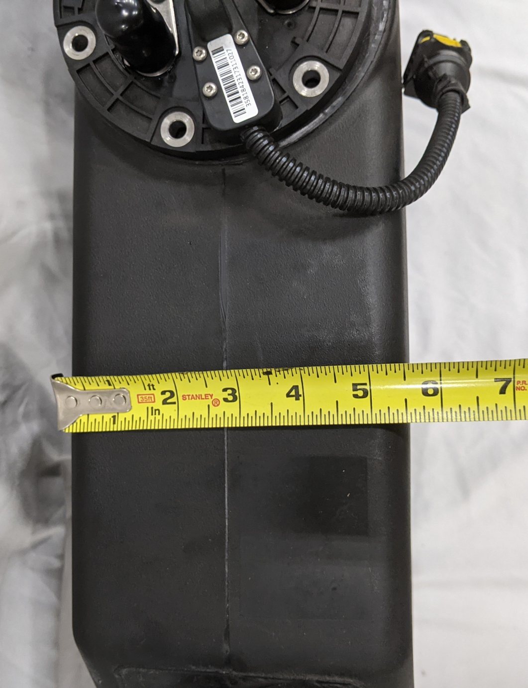 Used Freightliner 6-Gallon DEF Tank w/ Header - P/N A04-35188-002 (10116916838716)