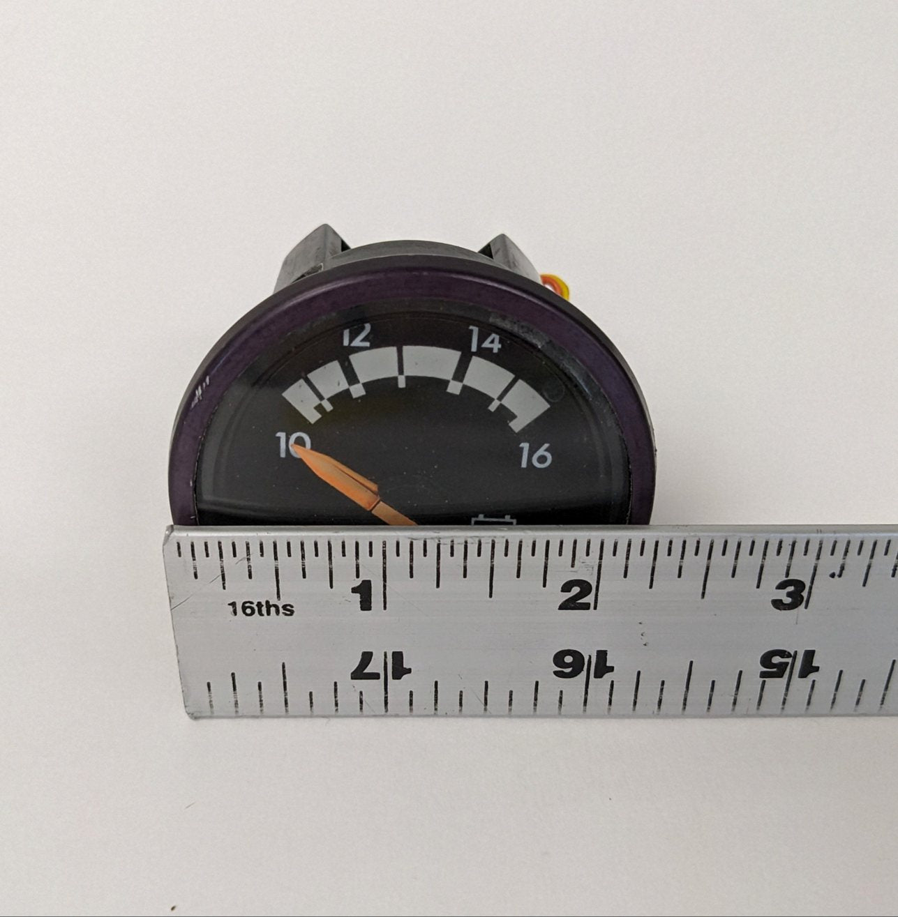 Damaged Freightliner Electromechanical Voltmeter Gauge - P/N 22-46509-000 (10106695483708)