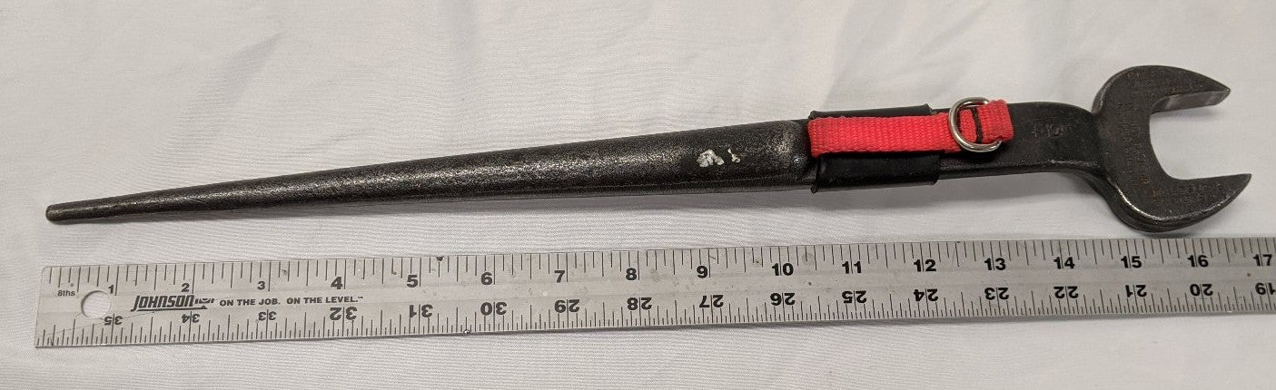 Klein Tools Spud Wrench Set - 1-5/8" 1-1/4" - 3214-H, 3212-H