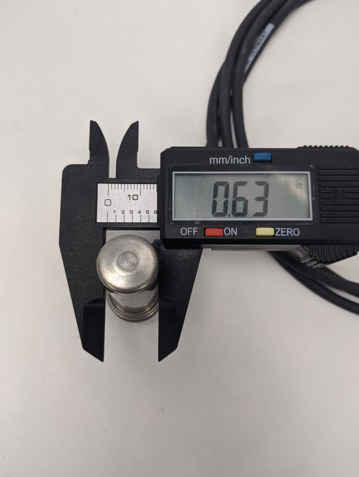 Wabco 90° Angle Antilock Brake System Sensor - P/N: 441 032