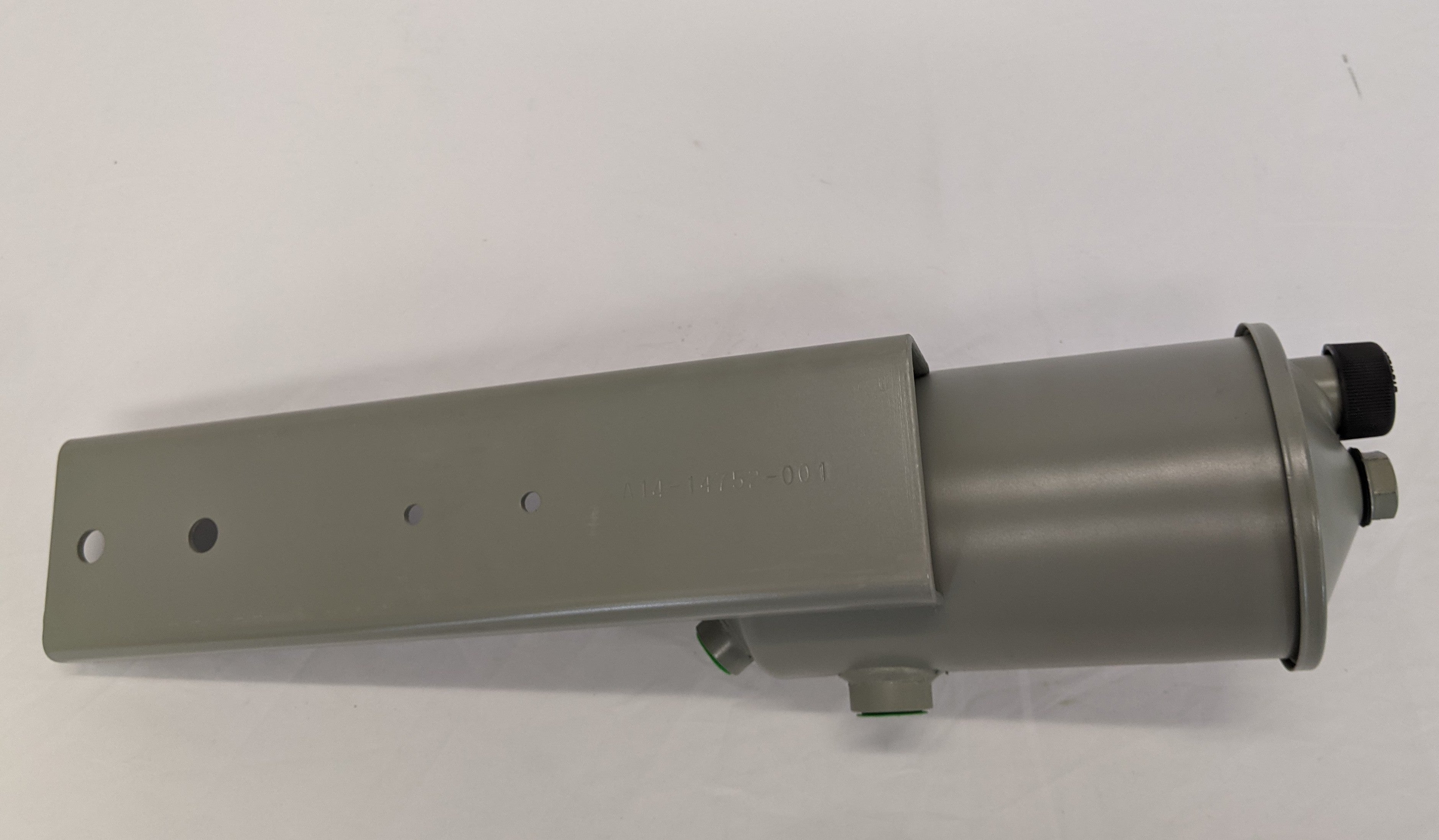 New Freightliner Fleetguard 2QT Power Steering Reservoir - P/N FG 91895B (10145314865468)