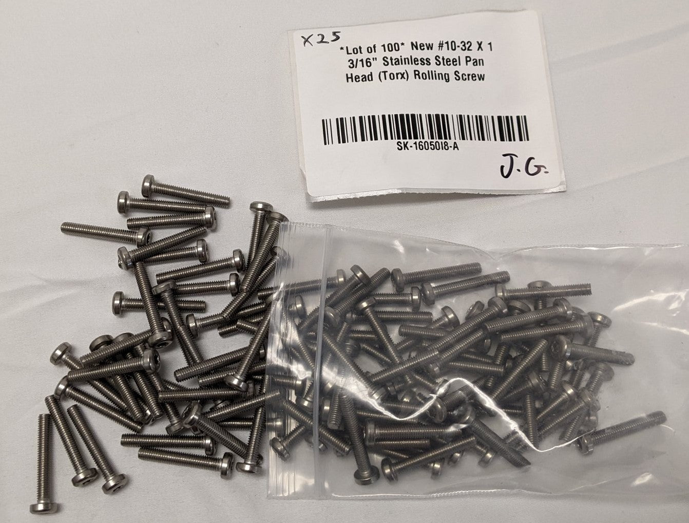 *Lot of 100* New #10-32 X 1 3/16" Stainless Steel Pan Head (Torx) Rolling Screw