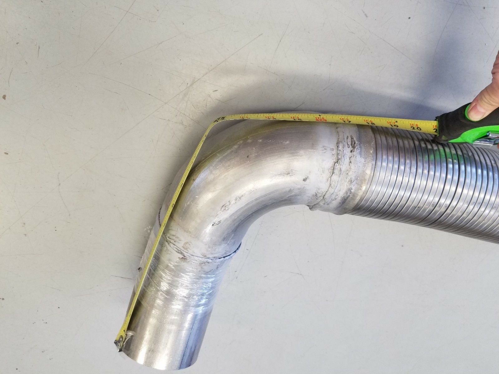 Freightliner 114SD SFA Flex Pipe with Elbow - P/N A04-33311-000