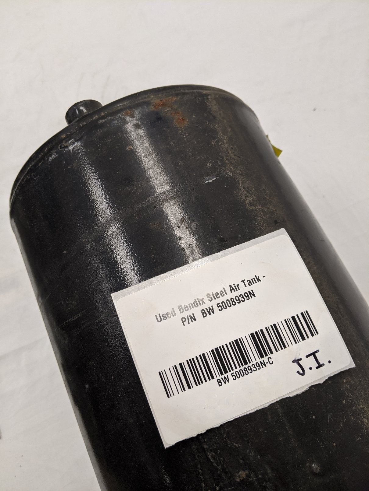 Bendix Steel Air Tank - BW 5008939N - Used