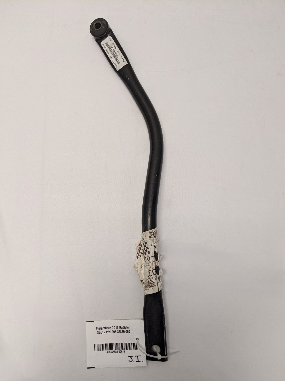 Freightliner DD13 Radiator Tie Rod Strut - P/N A05-32880-000
