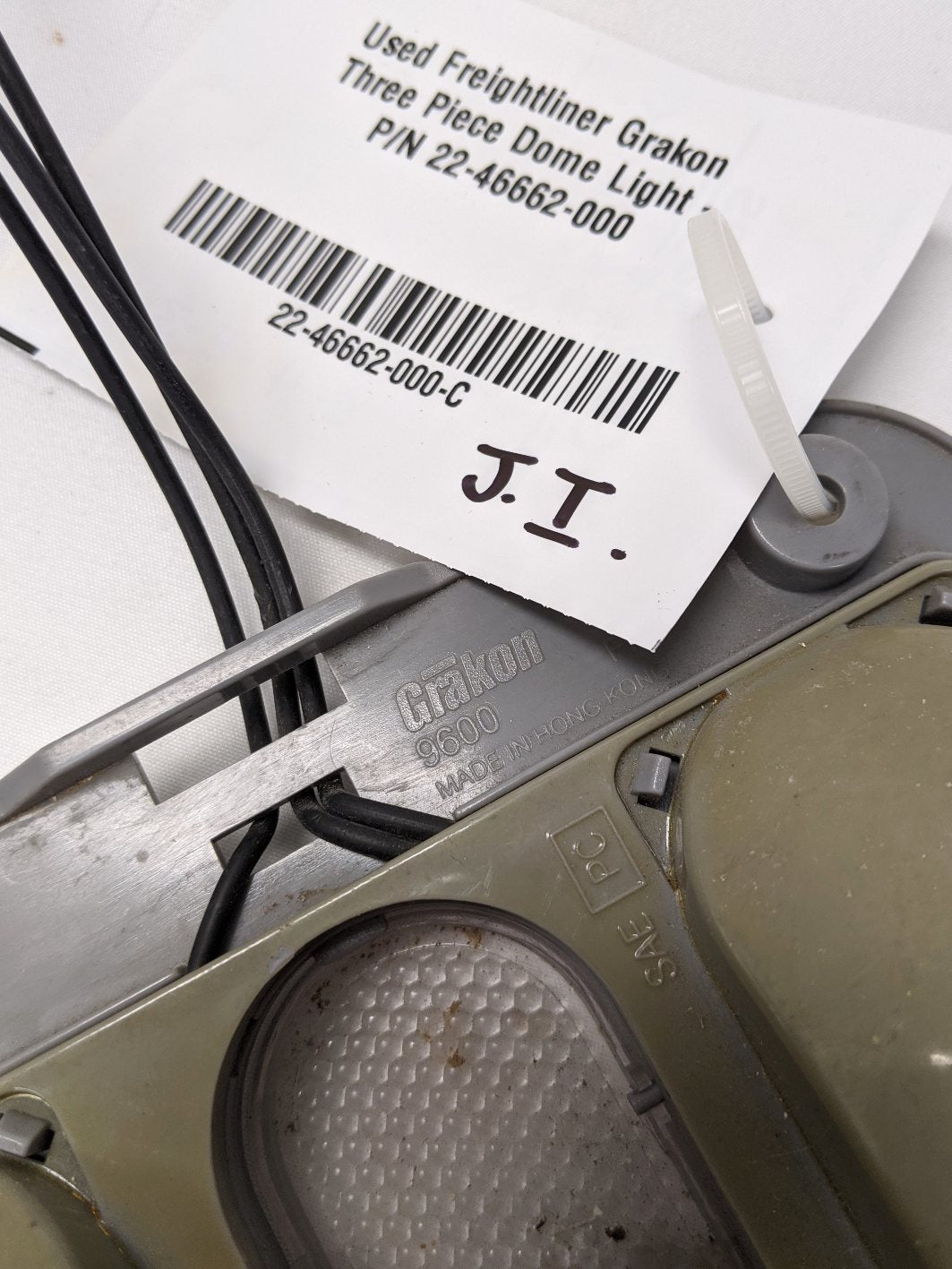 Used Freightliner Grakon Three Piece Dome Light - P/N 22-46662-000