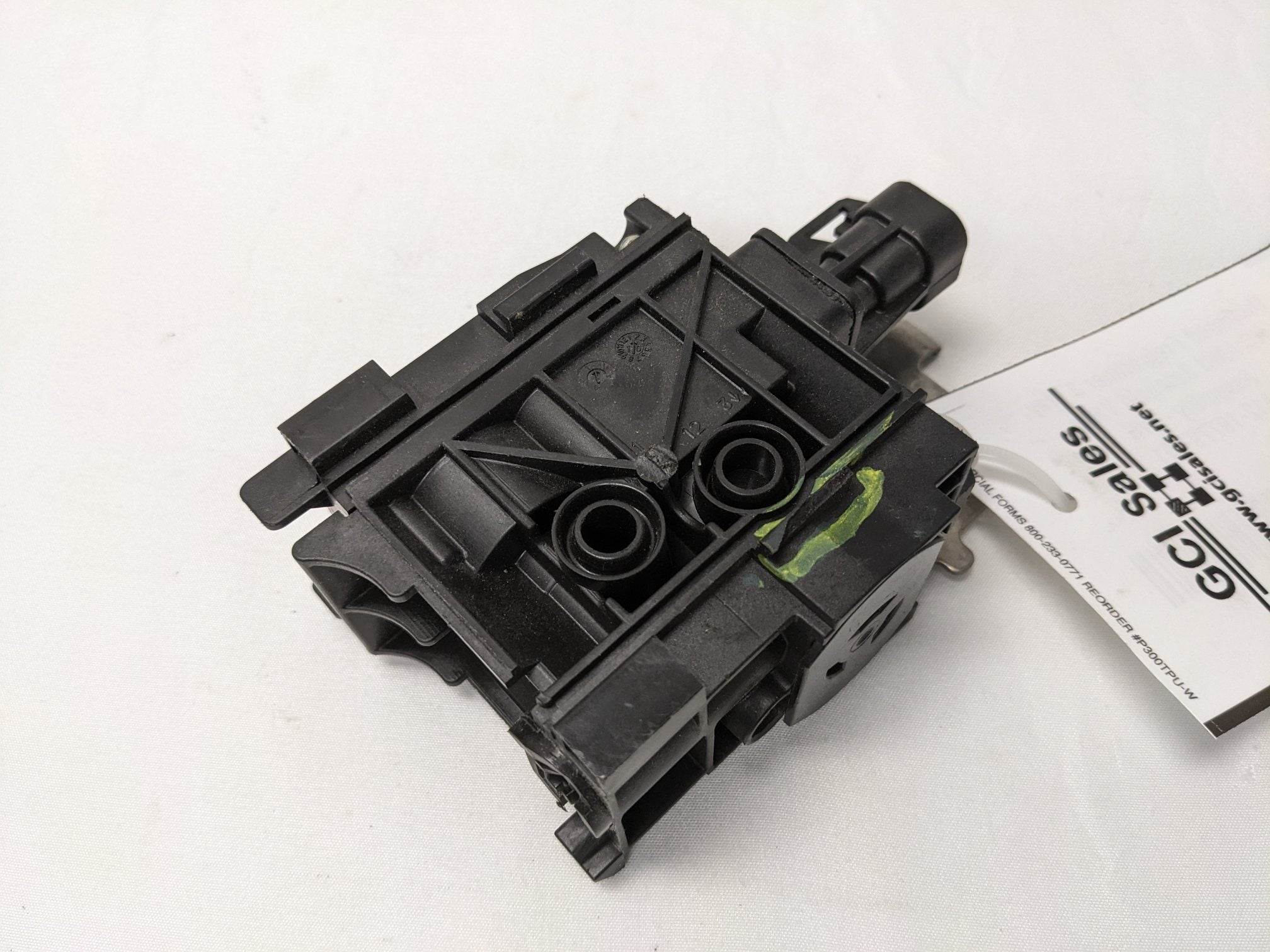 Freightliner 3-Way NC AMU Solenoid Valve | A12-19779-101