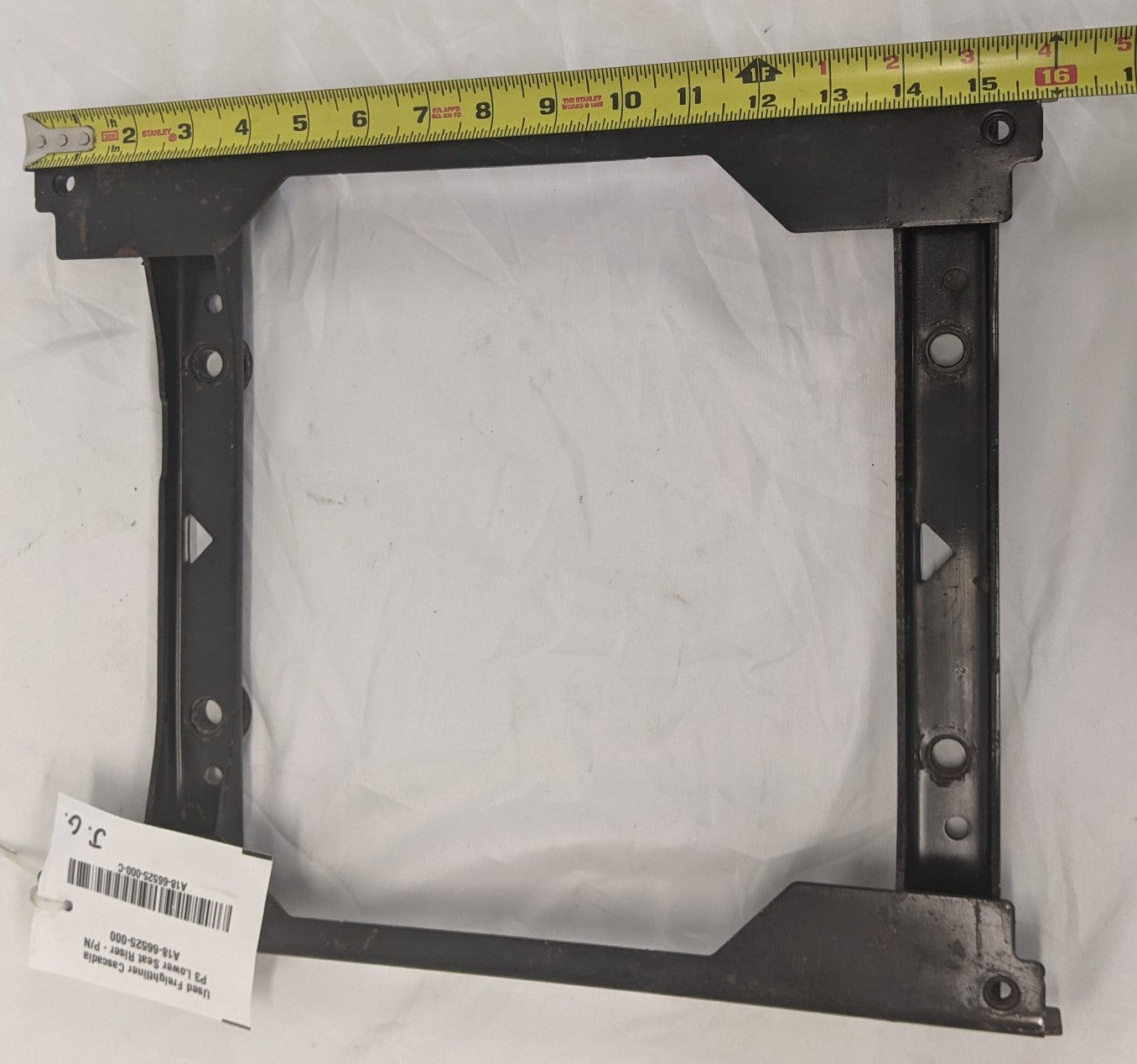 A18-66525-000 - Freightliner Cascadia P3 Lower Seat Riser (Used)