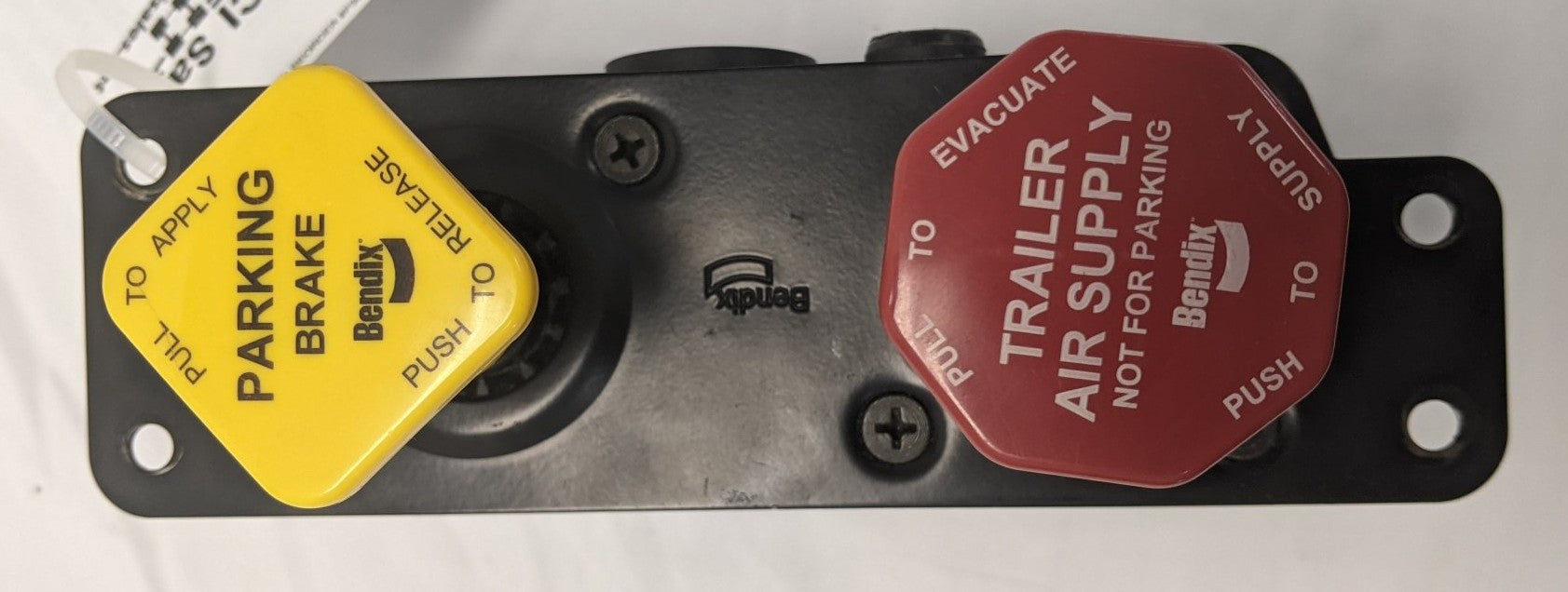 Used Bendix MV3 Air Supply/Parking Brake Valve w/o Elbow PTC - P/N BW 5018303