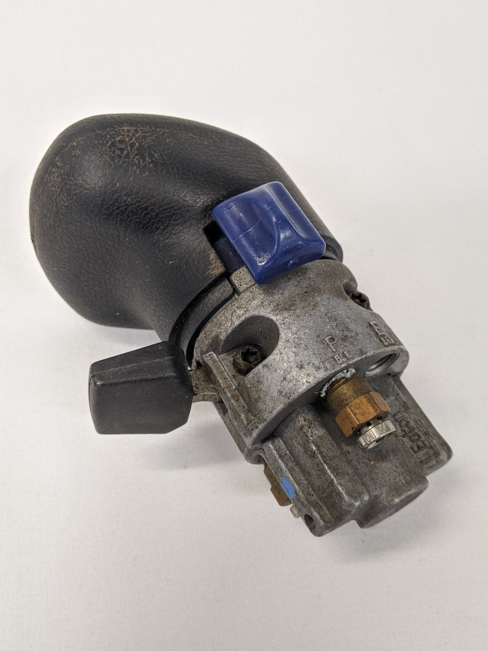 FUL A8008 - Eaton Fuller 15 Speed Gear Shift Knob Lever - Used