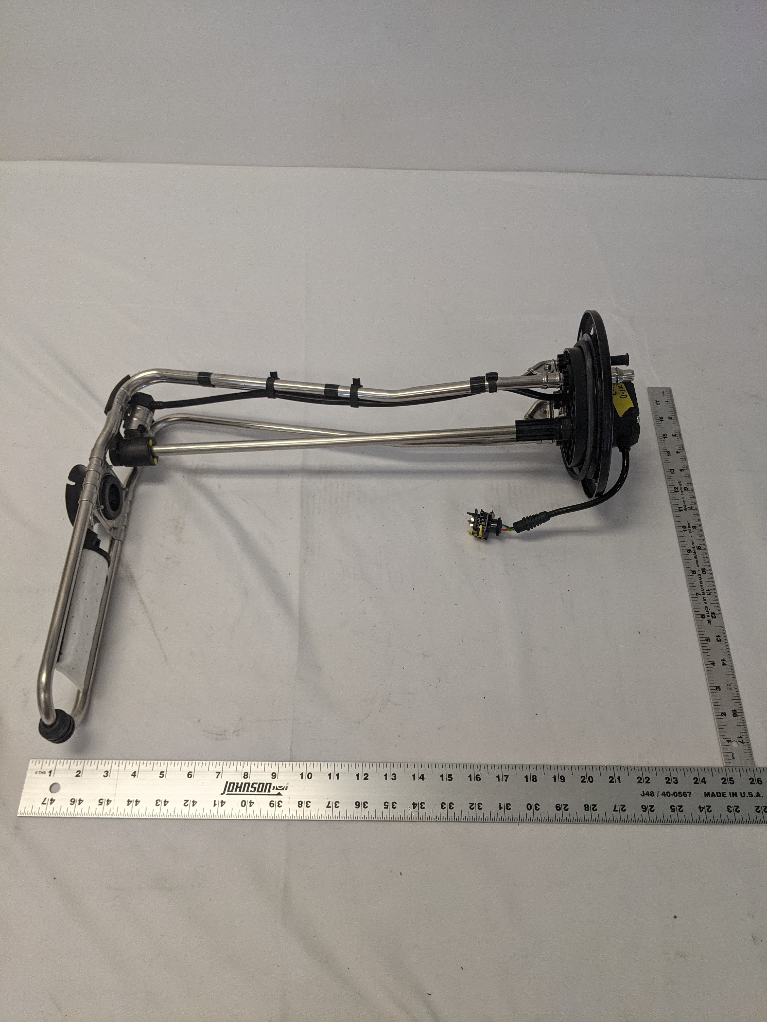 Damaged Freightliner 13/23 Gallon UQLS Tank Sensor DEF Header -P/N 04-35959-001