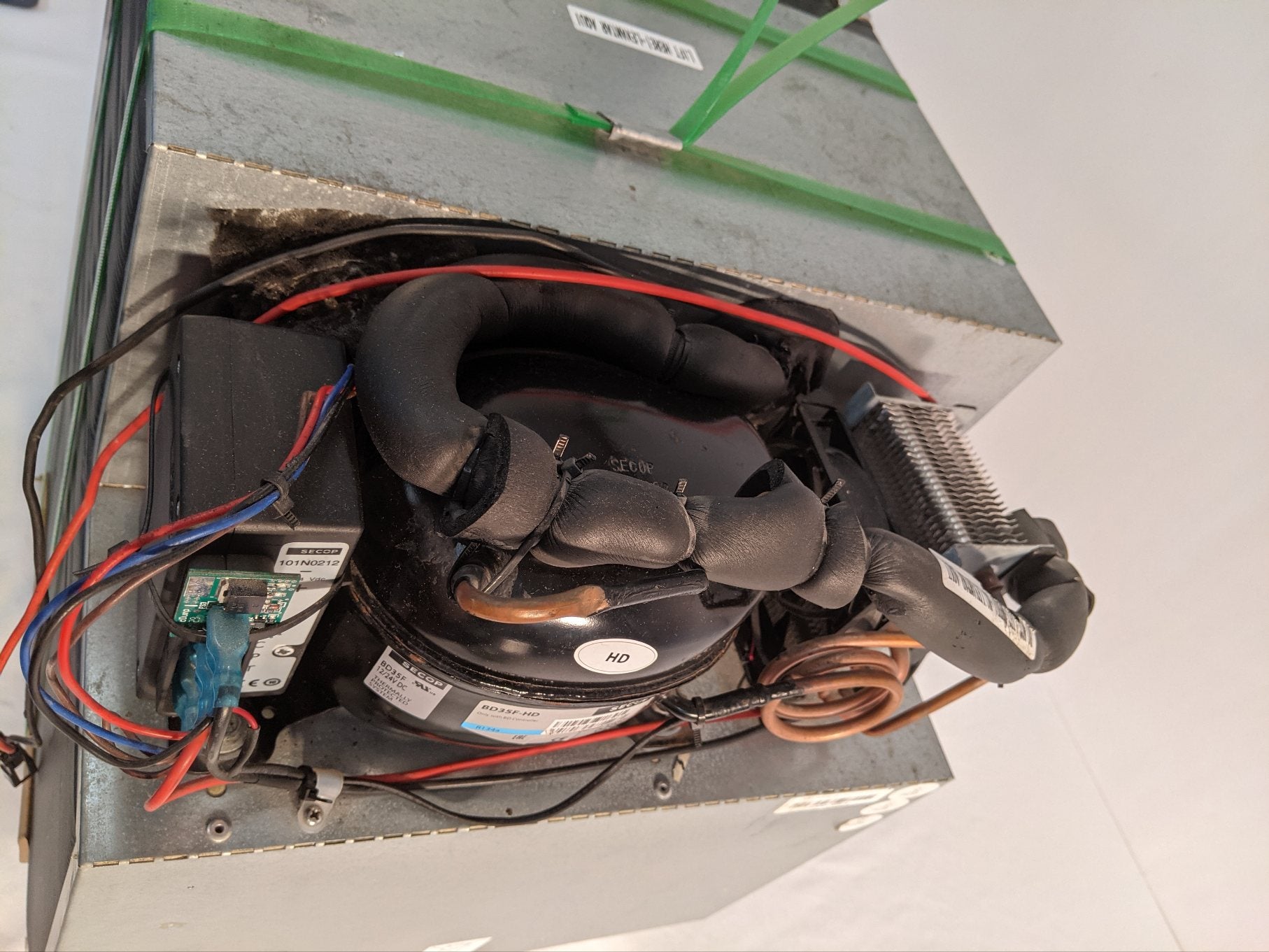 Used Freightliner Cascadia P3 49L Refrigerator Assembly - P/N A22-74775-000 (10090950000956)