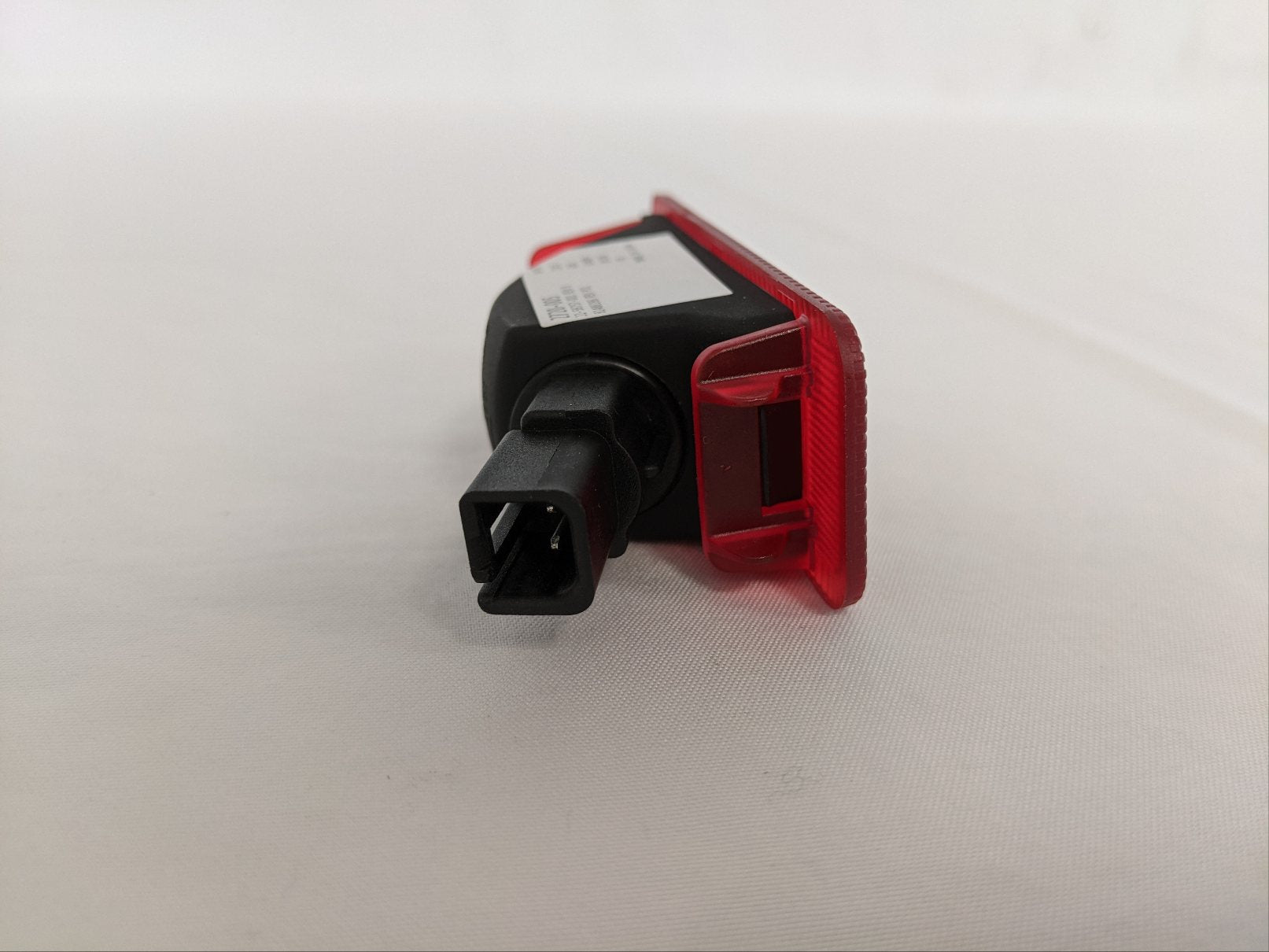 New Freightliner Cascadia P3 Halogen Footwell Courtesy Light - P/N  22-58757-001 (10100050919740)