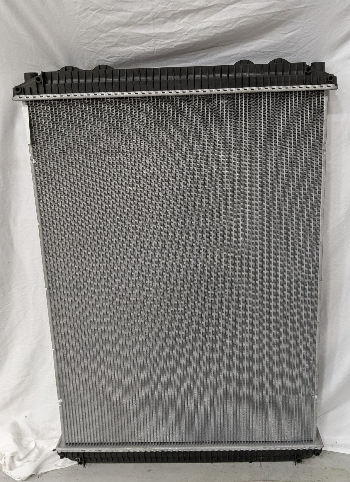 Freightliner Columbia  Radiator BHT98476, A0519870001 (4023572430934)
