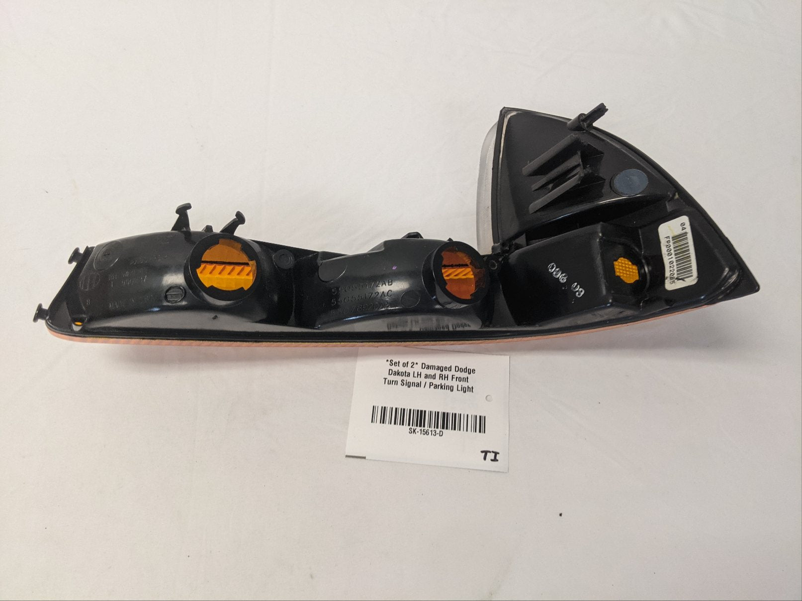 Dodge Dakota Turn Signal Light - P/N 5055173AC, 5055172AC - Set