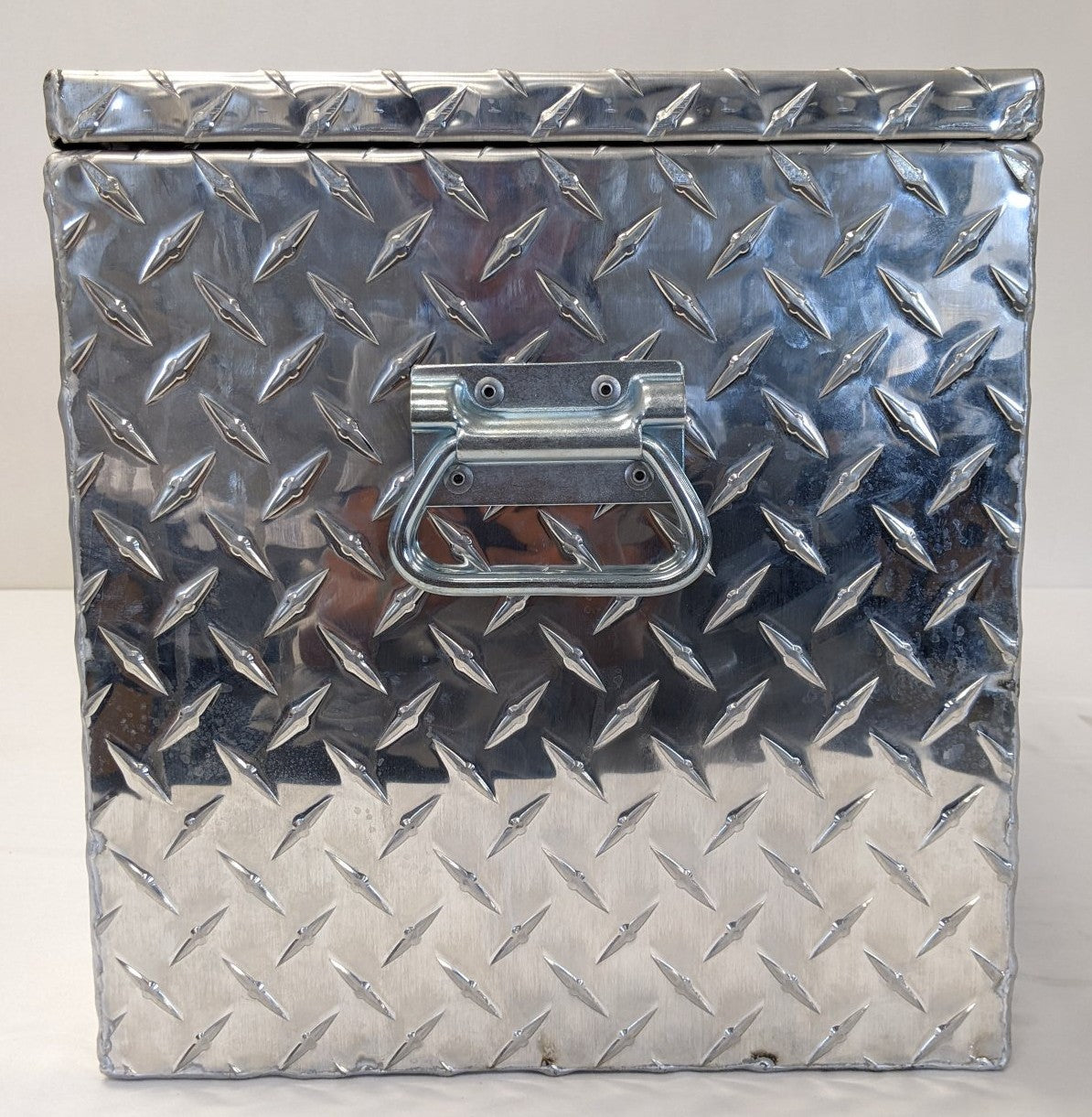 Belmor 48 Qt. Diamond Aluminum Cooler - P/N BLR 4400B