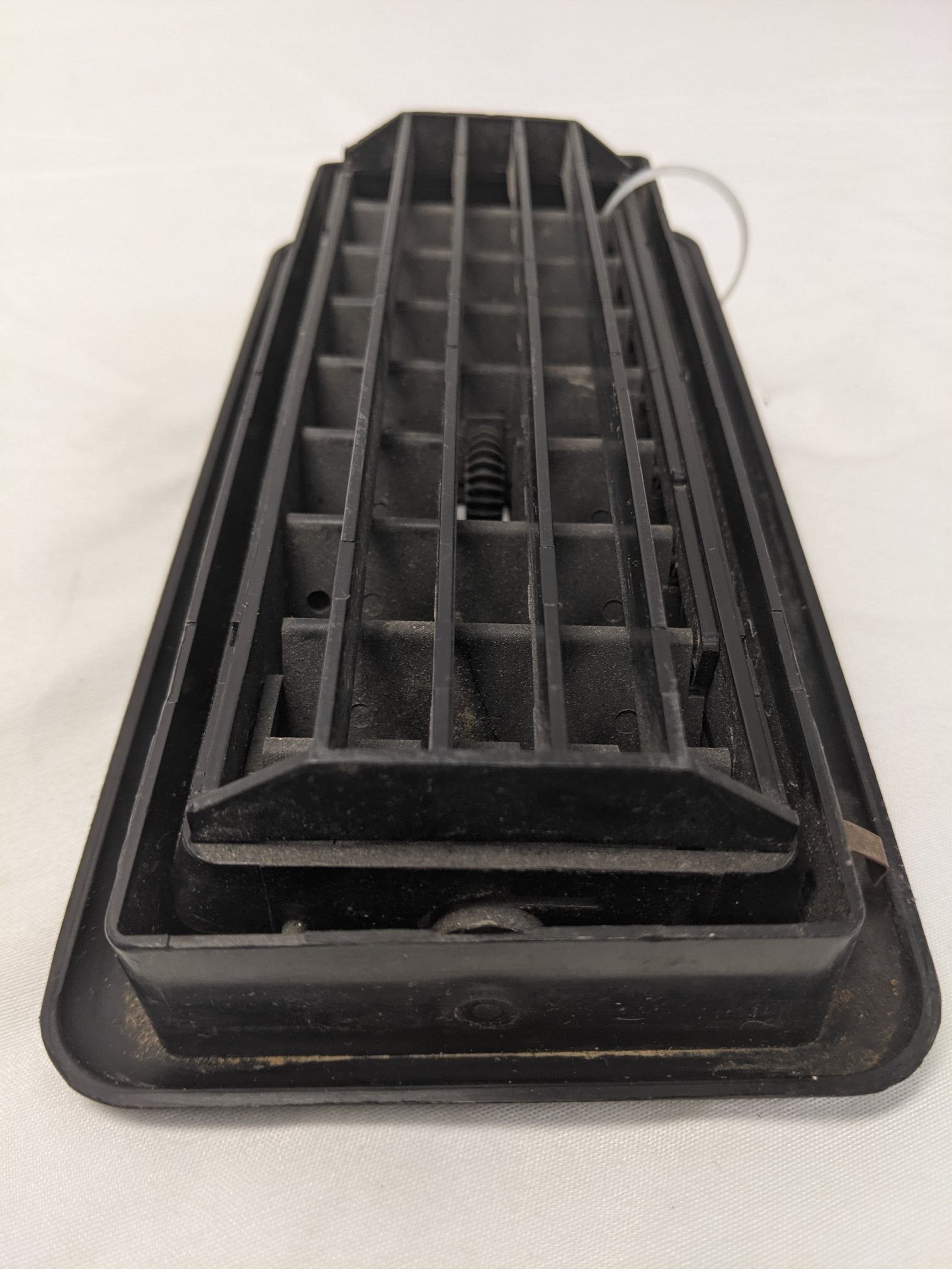 Used Freightliner Columbia Raised Roof Small Air Vent Louver - P/N A22-44135-000