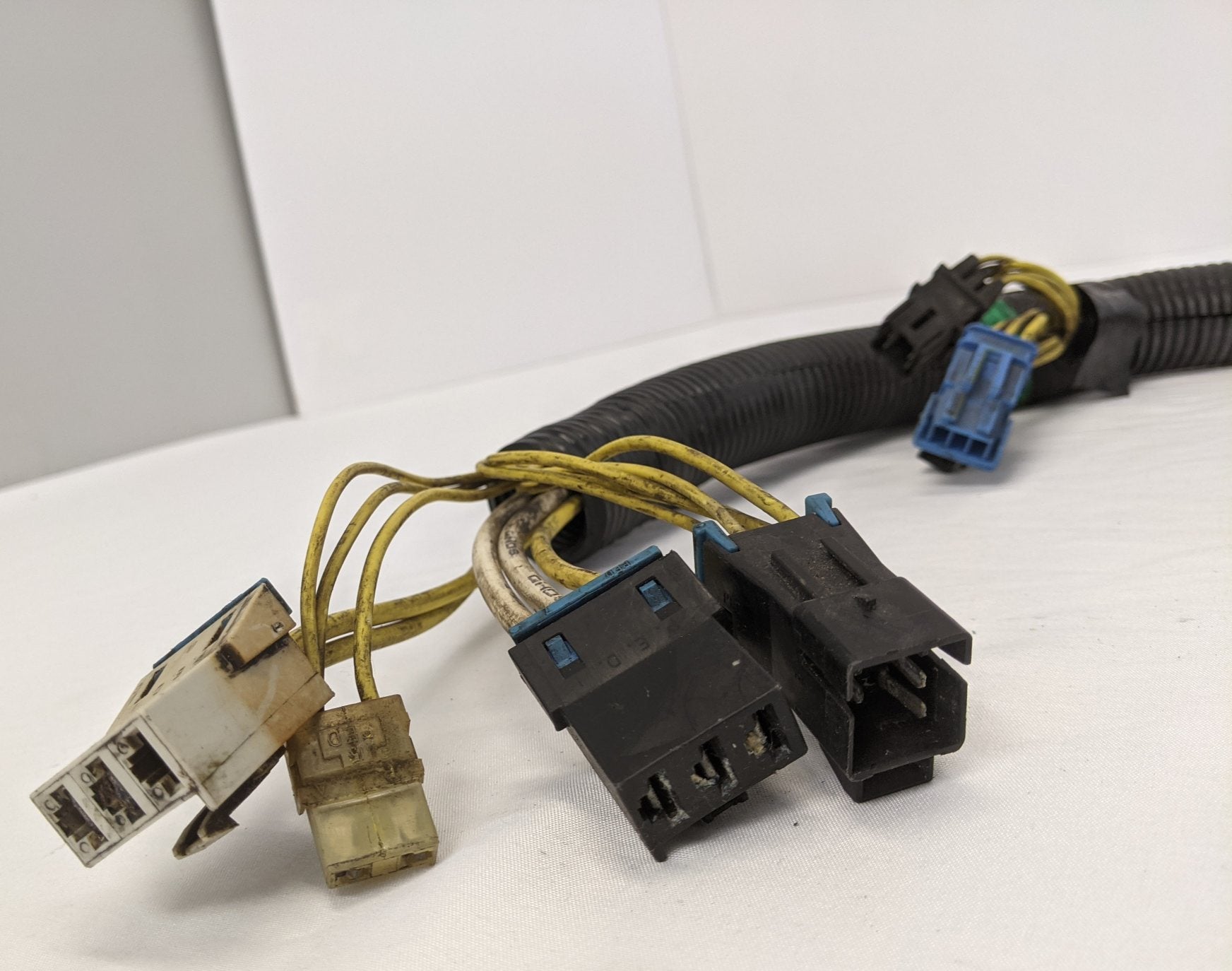 Used Freightliner Fuse Box Circuit Protection Wiring Harness -P/N A06-24054-003 (10096598712636)