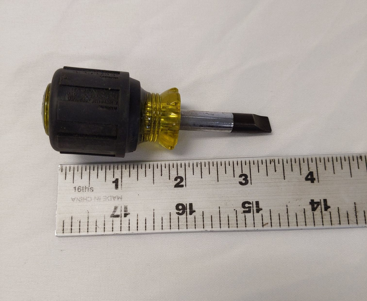 *Lot of 4* Used Klein Tools 1 1/2" Stubby 600-1 Flathead Screwdriver