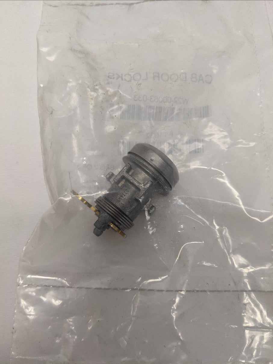 Western Star W4 Door & Ignition Lock Set 2 Keys W22-00063-033