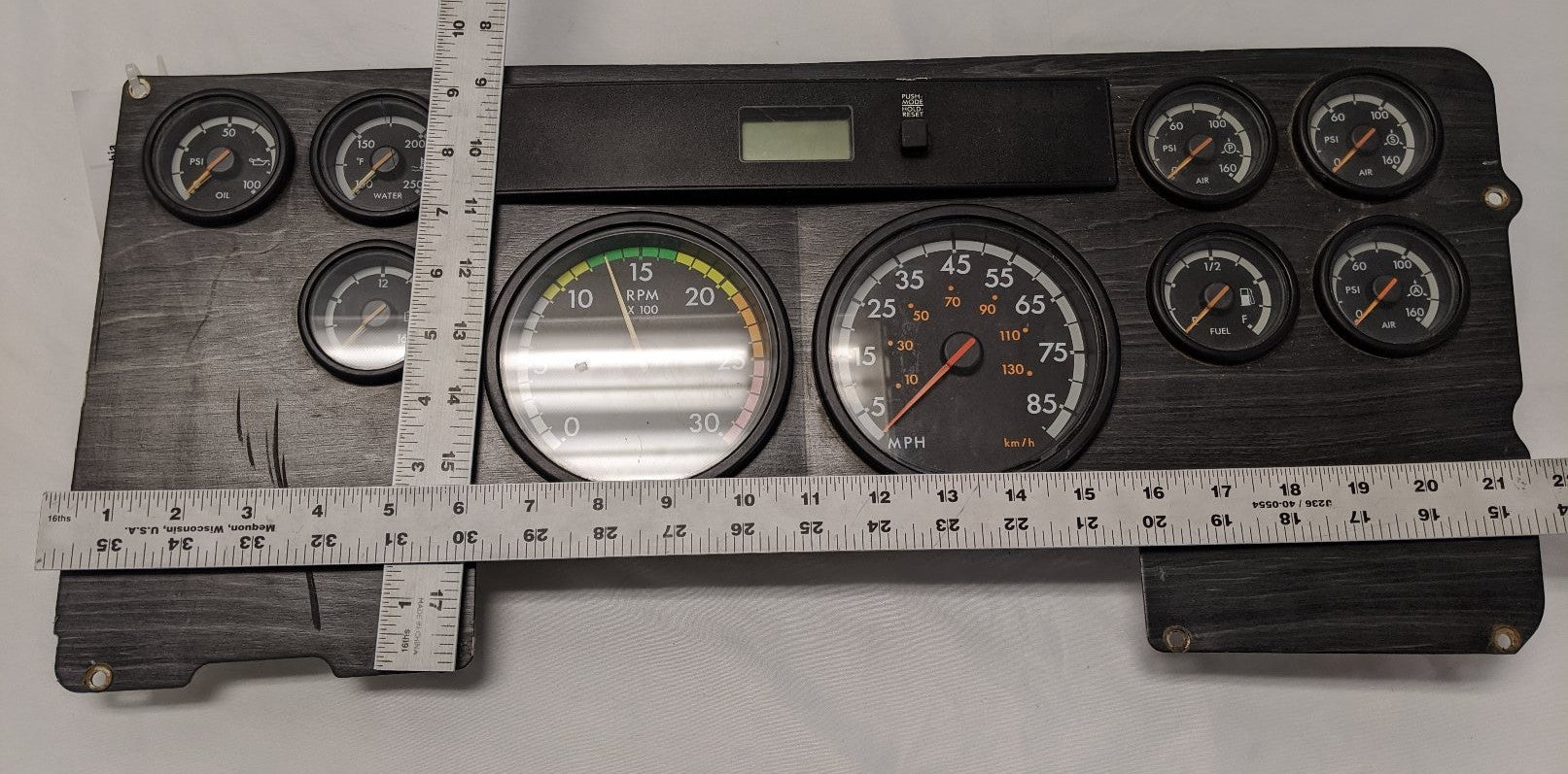 Used Freightliner Columbia Dash Instrument Cluster Panel - P/N A22-59448-001