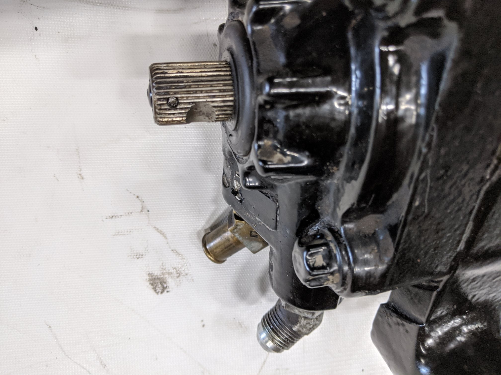 Used Freightliner Columbia Steering Gear Assembly - P/N 14-17729-000 (10118092783932)