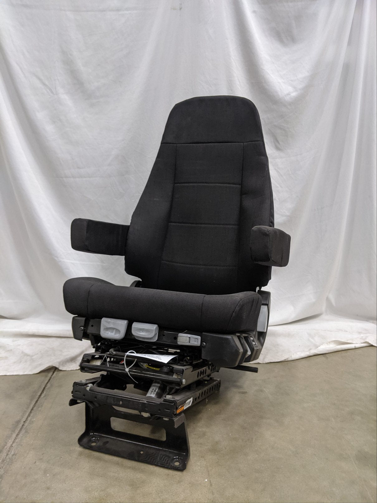 ISRI Freightliner M2 LH Level 2 Black Cordura Driver's Seat - P/N 816107 164