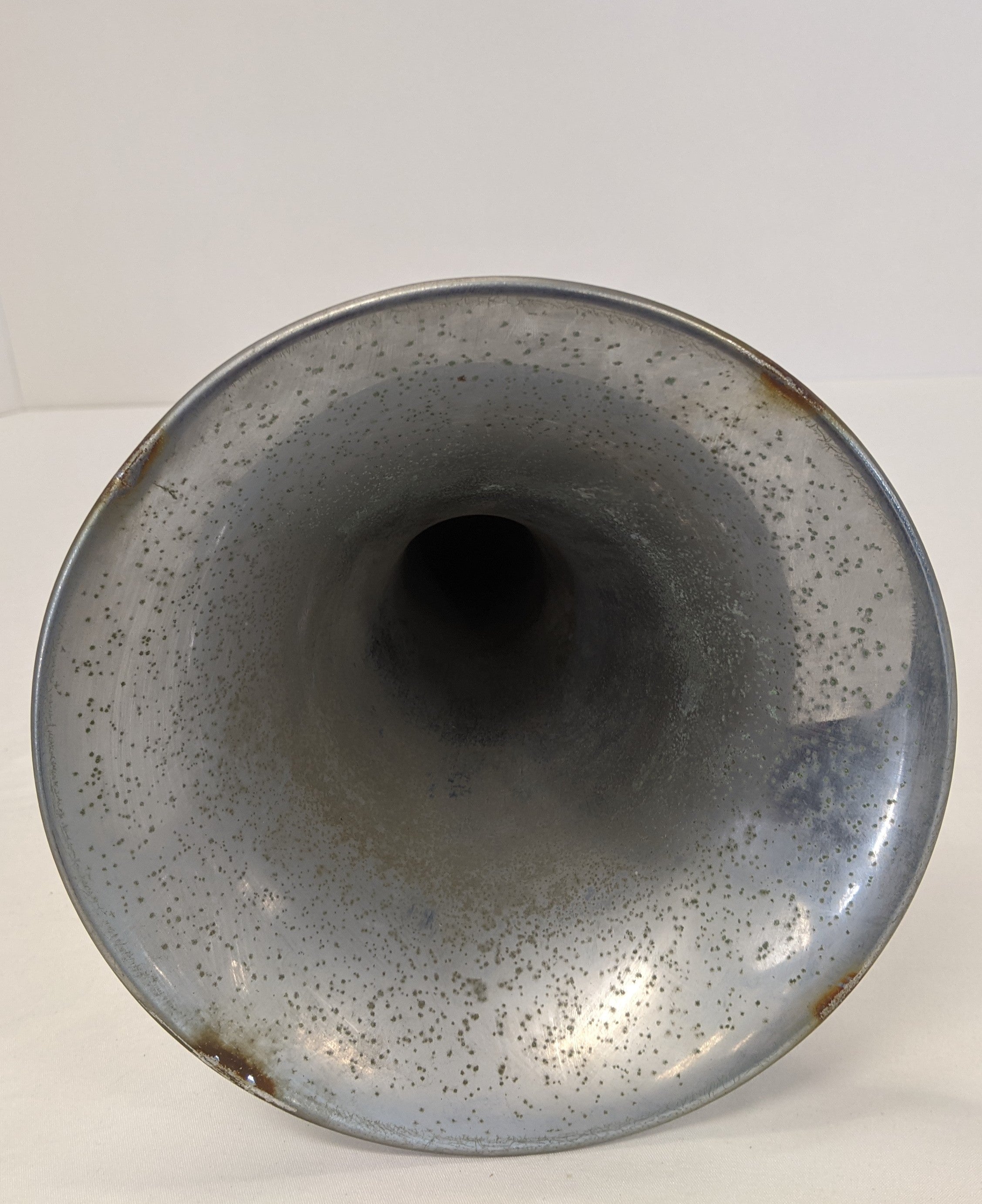 Used Grover Products Co. 30 Inch Bright Round Air Horn w/o Shield (10096608280892)