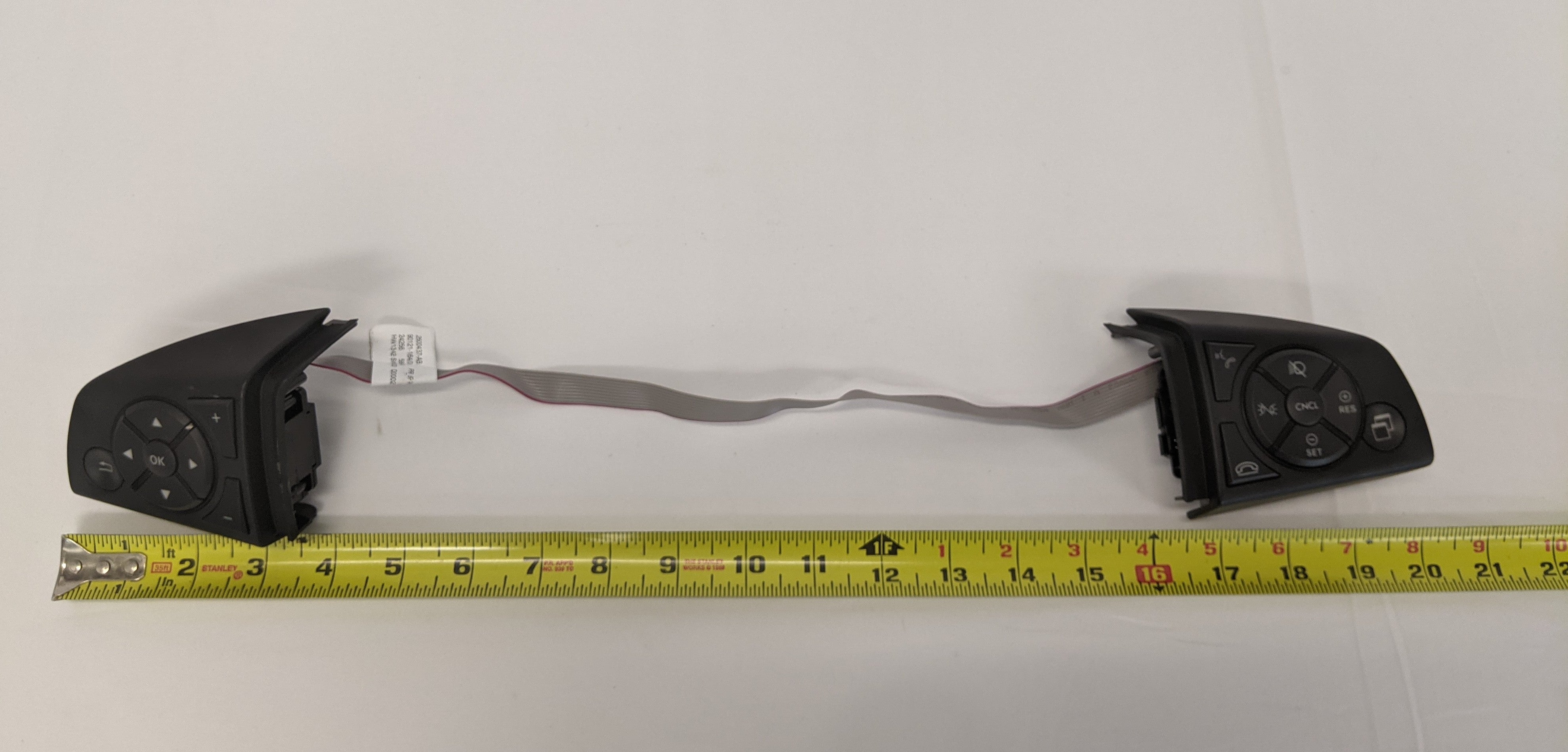 Freightliner Steering Wheel Switches from Assy. A14-19622-000  - P/N 2500437-AB (10127974924604)