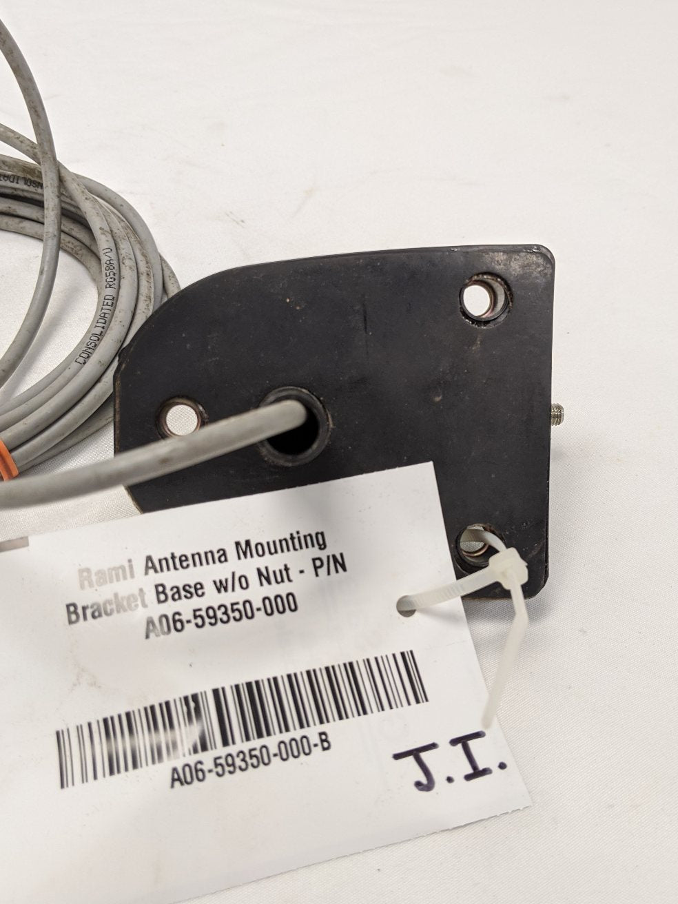 Rami Antenna Mounting Bracket Base w/o Nut - P/N A06-59350-000