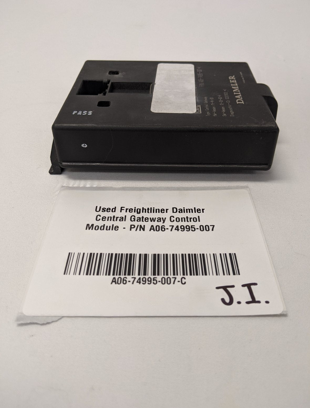 Used Freightliner Daimler Central Gateway Control Module - P/N A06-74995-007