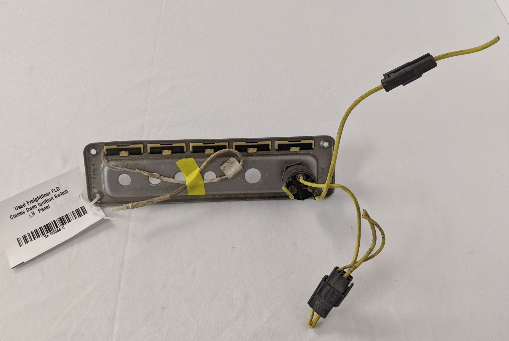 Used Freightliner FLD Classic LH Dash Ignition Switch Panel -P/N  22-25265-009 (3939793141846)