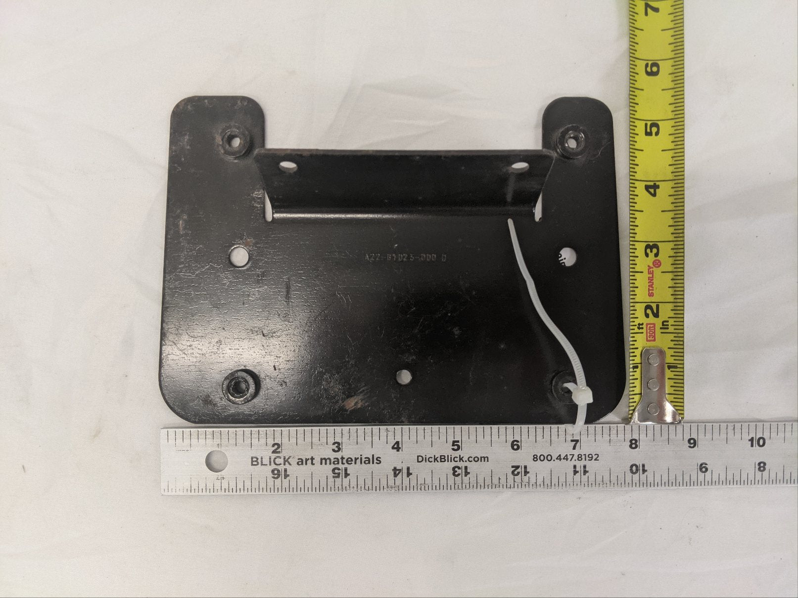 Used Freightliner Cascadia P3 Dash Column Support Bracket - P/N A22-61025-000