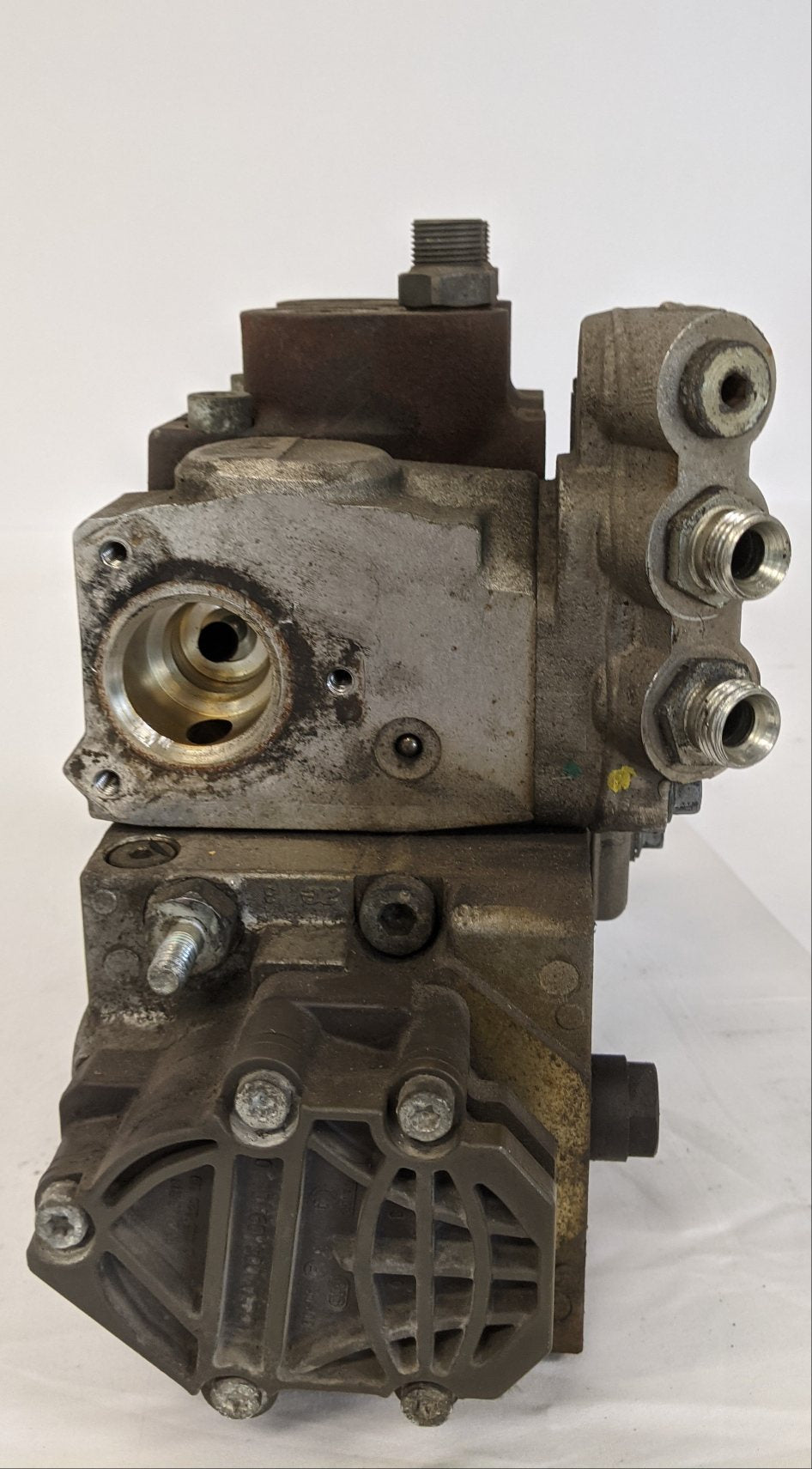 Used Detroit DD15 High Pressure Fuel Pump w/ Manifold - P/N A 470 090 07 50 (10090715349308)