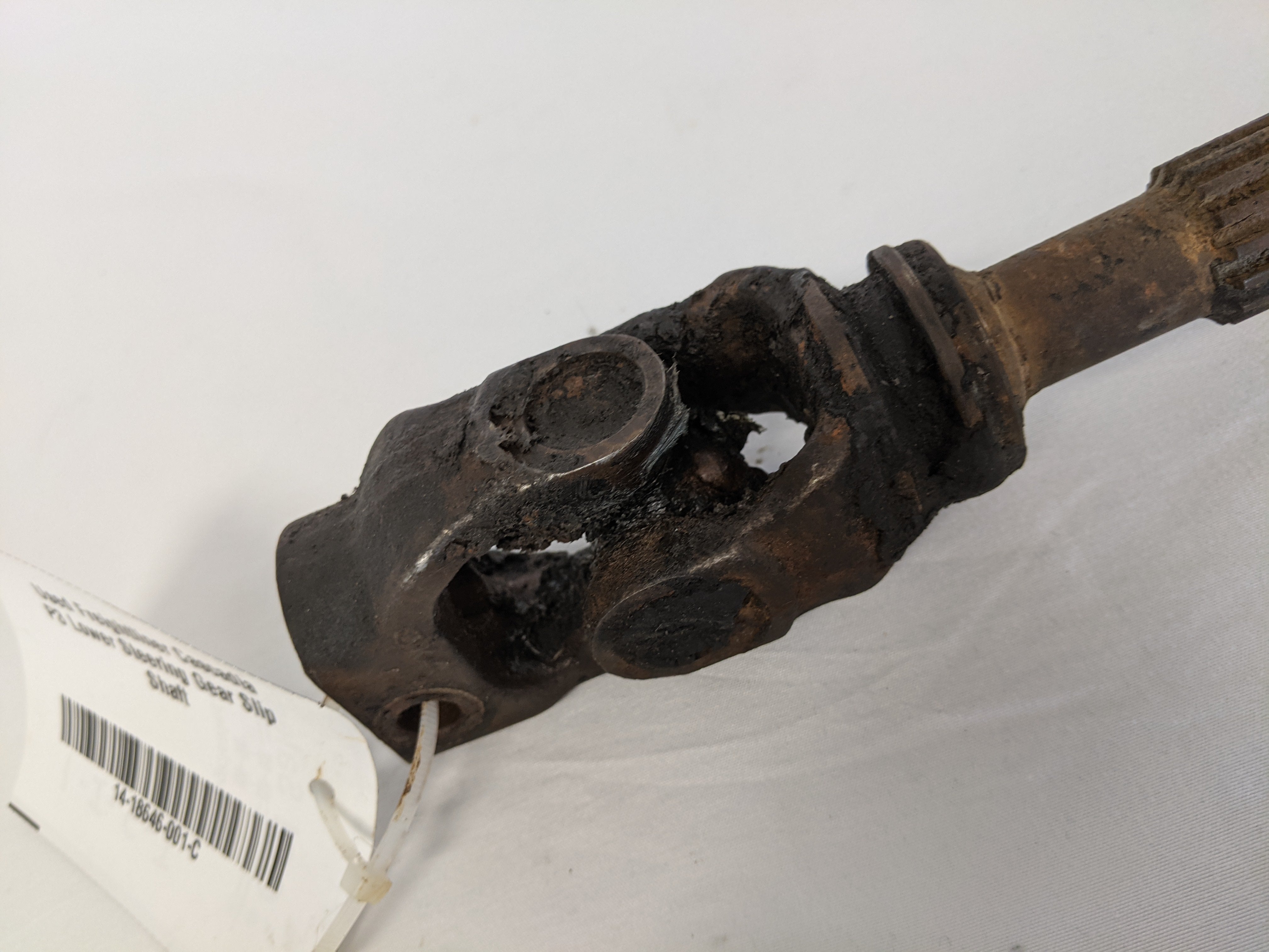 Used Freightliner Cascadia P3 Lower Steering Gear Slip Shaft - P/N 14-18646-001 (4758175514710)